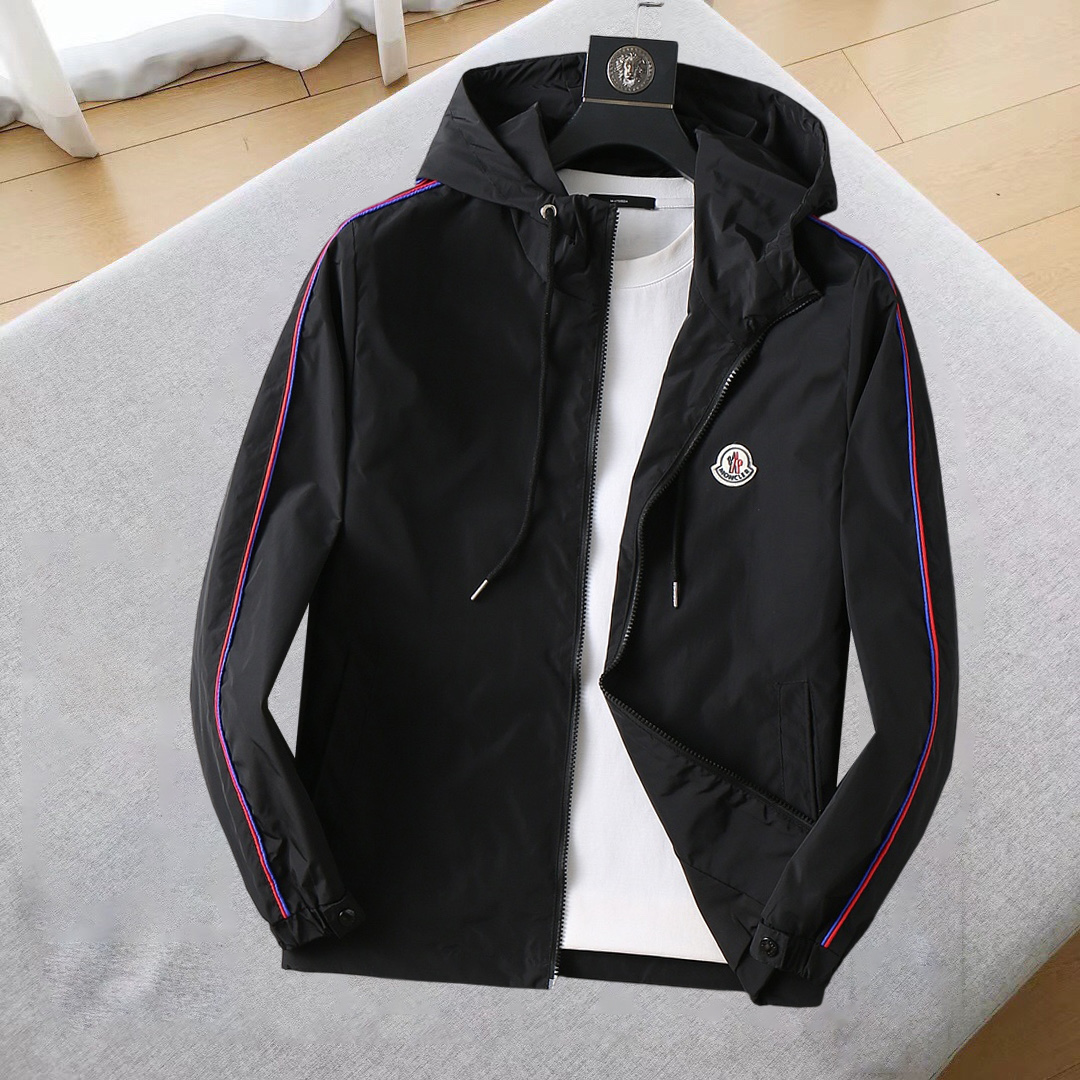 NO:685186,Mengkou's 2025 new autumn jacket, the new product on the show is in perfect condition, the memory fabric is comfortable and warm, the three labels are complete, the color is full and attractive, the very outstanding design can easily enhance the fashion sense, the workmanship is extremely sophisticated and rigorous, and the wiring is neat and meticulous!  A masterpiece from a famous designer!  The upper body does not look bloated and is super handsome!  The current sizes are M ~  ,,Moncler,jackets & coats,jackets & coats,19860909蒙口2025秋季新款夹克外套,秀场新品品相非常完美,记忆面料舒适保暖,三标齐全色泽饱满诱人,非常出彩的设计,轻松将时髦感进阶,做工极为考究严谨,走线工整细致！大牌设计师巨作！上身不显臃肿、超级帅气！现货码数M ～ XXXL最大穿200斤左右,下单报身高体重！,,Moncler,jackets & coats,jackets & coats,,Men's clothing