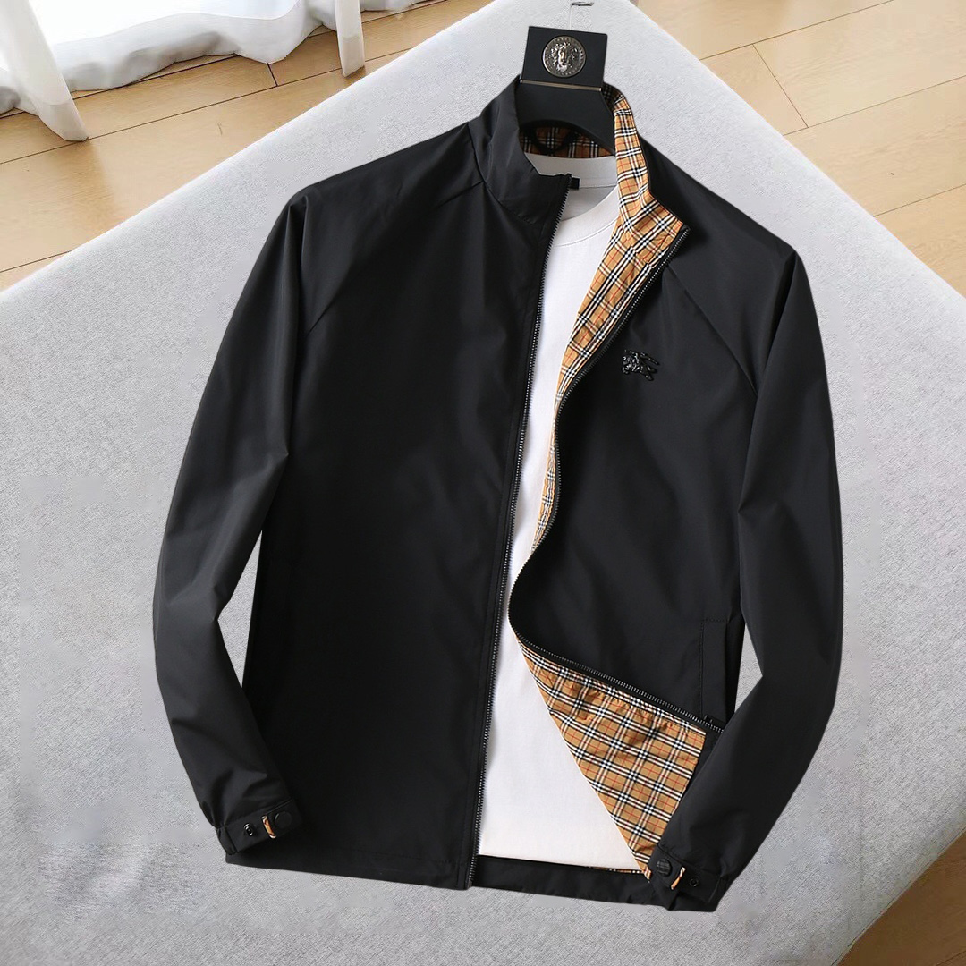 NO:685204,Burberry's 2025 new autumn jacket, the new product on the show is in perfect condition, the memory fabric is comfortable and warm, and the three colors are complete and the color is full and attractive. The very outstanding design can easily enhance the fashion sense. The workmanship is extremely sophisticated and rigorous, and the wiring is neat and meticulous!  A masterpiece from a famous designer!  The upper body does not look bloated and is super handsome!  The current sizes are M ~  ,,burberry,jackets & coats,jackets & coats,19860909巴宝莉2025秋季新款夹克外套,秀场新品品相非常完美,记忆面料舒适保暖,三标齐全色泽饱满诱人,非常出彩的设计,轻松将时髦感进阶,做工极为考究严谨,走线工整细致！大牌设计师巨作！上身不显臃肿、超级帅气！现货码数M ～ XXXL最大穿200斤左右,下单报身高体重！,,burberry,jackets & coats,jackets & coats,,Men's clothing