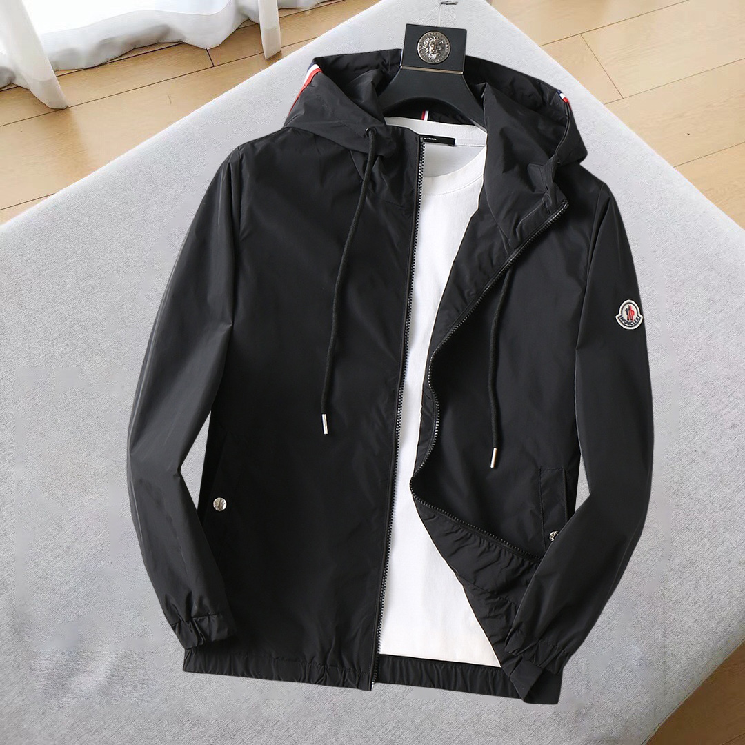 NO:685213,Mengkou 2025 new autumn jacket, the new product on the show is in perfect condition, the memory fabric is comfortable and warm, and the three labels are complete, the color is full and attractive, the very outstanding design can easily enhance the fashion sense, the workmanship is extremely sophisticated and rigorous, and the wiring is neat and meticulous!  A masterpiece from a famous designer!  The upper body does not look bloated and is super handsome!  The current sizes are M ~  ,,Moncler,jackets & coats,jackets & coats,19860909蒙口 2025秋季新款夹克外套,秀场新品品相非常完美,记忆面料舒适保暖,三标齐全色泽饱满诱人,非常出彩的设计,轻松将时髦感进阶,做工极为考究严谨,走线工整细致！大牌设计师巨作！上身不显臃肿、超级帅气！现货码数M ～ XXXL最大穿200斤左右,下单报身高体重！,,Moncler,jackets & coats,jackets & coats,,Men's clothing