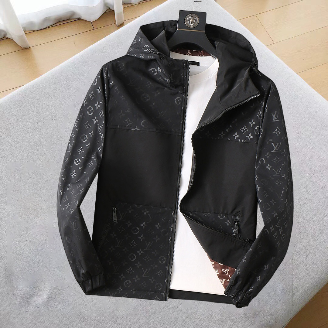 NO:685241,LV 2025 autumn new jacket, the new product on the show is in perfect condition, the memory fabric is comfortable and warm, the three labels are complete, the color is full and attractive, the very outstanding design can easily enhance the fashion sense, the workmanship is extremely sophisticated and rigorous, and the wiring is neat and meticulous!  A masterpiece from a famous designer!  The upper body does not look bloated and is super handsome!  The current sizes are M ~  ,,louis vuitton,jackets & coats,jackets & coats,19860909Lv 2025秋季新款夹克外套,秀场新品品相非常完美,记忆面料舒适保暖,三标齐全色泽饱满诱人,非常出彩的设计,轻松将时髦感进阶,做工极为考究严谨,走线工整细致！大牌设计师巨作！上身不显臃肿、超级帅气！现货码数M ～ XXXL最大穿200斤左右,下单报身高体重！,,louis vuitton,jackets & coats,jackets & coats,,Men's clothing