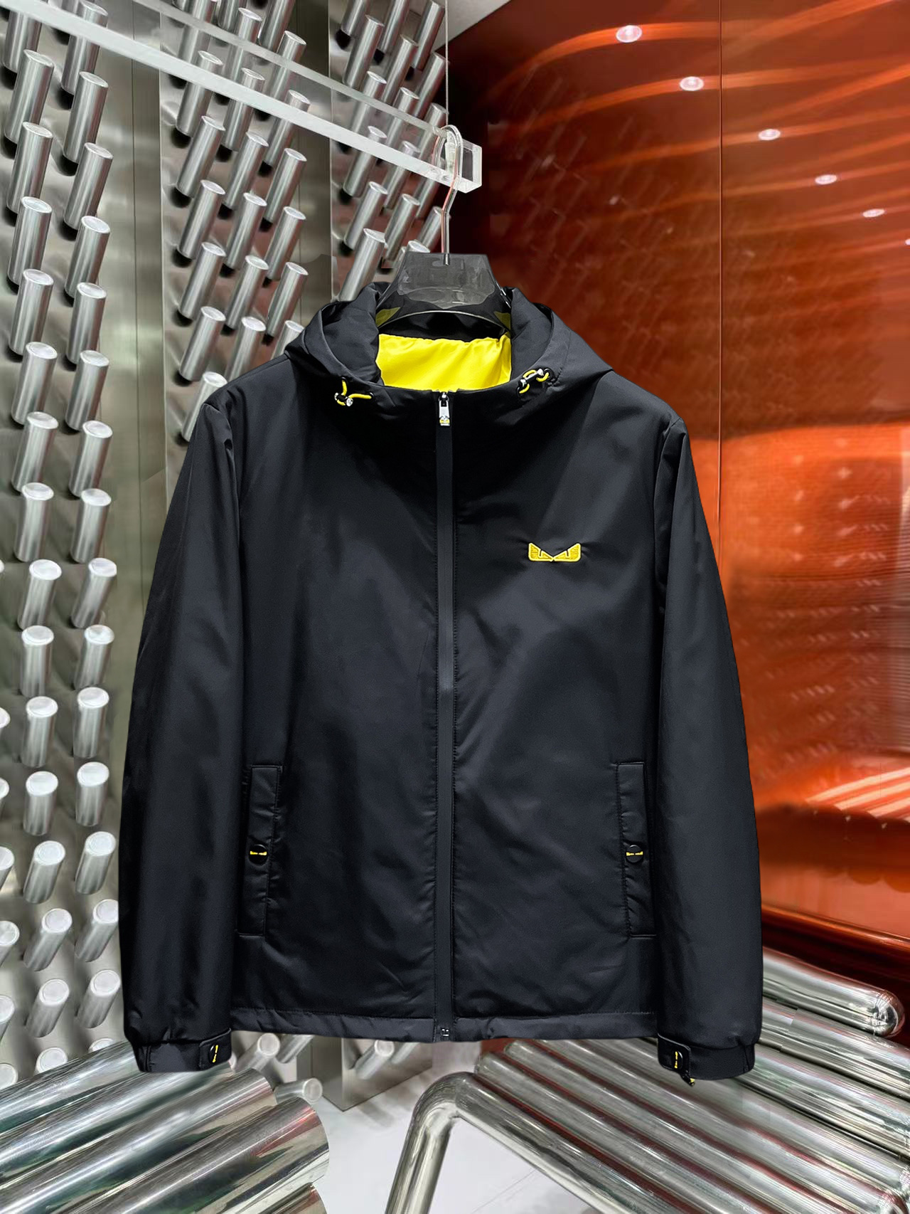 NO:527215,The same model on the official website of Fendi, the three standards are available at the same time!  2025 autumn new men's jacket, high-quality original single three-standard high-end version!  Customized fabrics for counters are breathable and comfortable, with impeccable details, and the brand element design concept reflects high quality. The feel is delicate and soft!  It is casually cut, with a great upper body style!  Count M~3XL order to report height and weight.,,fendi, jackets & coats, jackets & coats, alexander wang19860909芬迪 官网同款,三标齐全同步发售！2025秋季新款男士夹克外套,专柜logo高品质原单三标齐全高端版本！专柜定制面料 透气舒适度高,细节无可挑剔,品牌元素设计理念,体现高品质.手感细腻柔软！呈现休闲裁剪,上身版型超赞！码数M～3XL下单报身高体重.,,fendi,jackets & coats,jackets & coats,alexander wang,Men's clothing