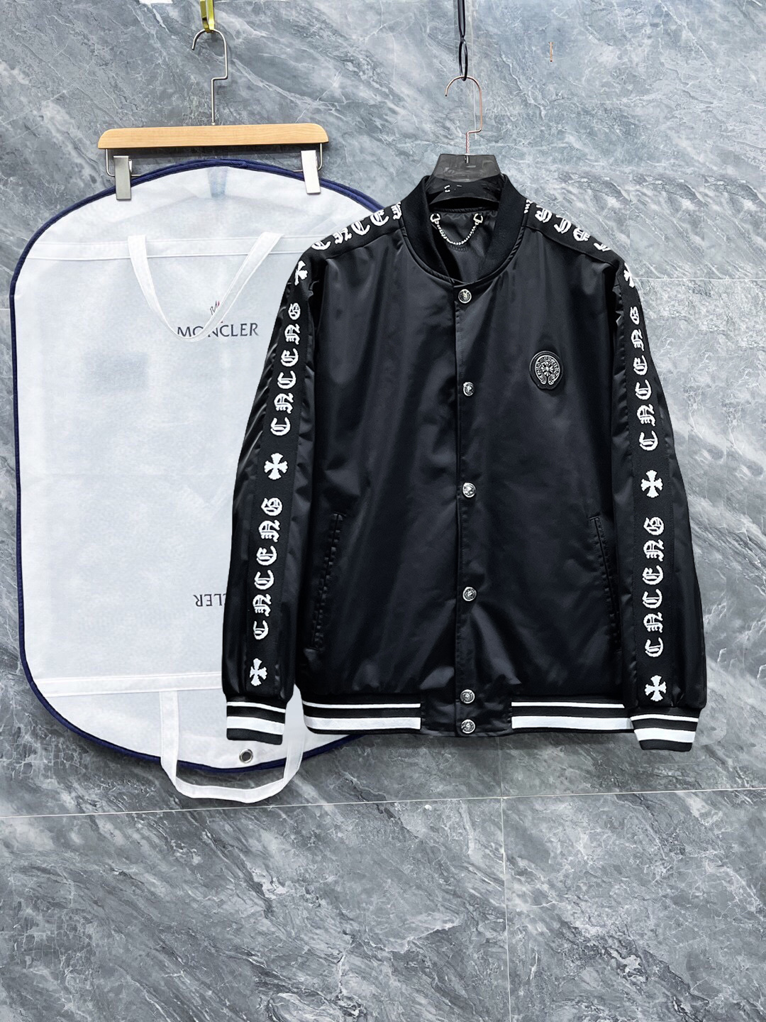 NO:528278,Croxin 2025 autumn new men's jacket, high-end version!  Customized fabrics for counters are breathable and comfortable, with impeccable details, and the brand element design concept reflects high quality. The feel is delicate and soft!  It is casually cut, with a great upper body style!  The number of code M-3XL orders to report height and weight!  ,,chrome hearts,jackets & coats,jackets & coats,alexander wang19860909克罗心 2025秋季新款男士夹克外套,高端版本！专柜定制面料 透气舒适度高,细节无可挑剔,品牌元素设计理念,体现高品质.手感细腻柔软！呈现休闲裁剪,上身版型超赞！码数M-3XL下单报身高体重！,,chrome hearts,jackets & coats,jackets & coats,alexander wang,Men's clothing