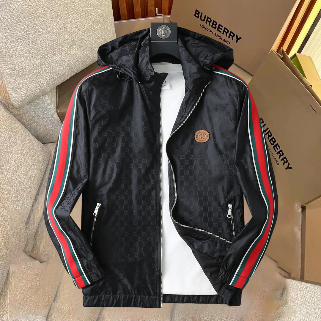 NO:520707,Gucci's new spring 2025 fashion casual jacket, imported original technology fabric, comfortable and breathable upper body, versatile and not picky, a must-have for successful men in fashion urban areas!  The exquisite craftsmanship logo on the chest, unique design, European fashion style, and fine craftsmanship, highlighting the personality of young people. The original hardware and accessories are of extremely high grade and are very handsome in the upper body!  M-3XL orders to report height and weight!  ,,gucci,jackets & coats,jackets & coats,alexander wang19860909古驰 2025春季新品时尚休闲夹克外套,进口原版科技面料,上身舒适透气,百搭不挑人,时尚都市成功男人必备！胸前精致工艺logo,独特设计欧洲时尚风格,精细工艺,彰显了年轻人的个性,原版五金辅料,档次极高,上身帅气十足！M-3XL下单报身高体重！,,gucci,jackets & coats,jackets & coats,alexander wang,Men's clothing