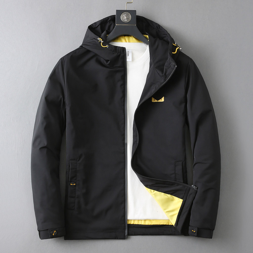 NO:520638,Fendi 2025 spring new jacket jacket, the new product on the show is perfect, comfortable and warm, the three standards are complete in color and full and attractive, and the very outstanding design easily advances the sense of fashion, the workmanship is extremely exquisite and rigorous, and the wiring is neat and meticulous!  A masterpiece of a big-name designer!  The upper body doesn't look bloated and super handsome!  Spot code M ~ XXXL,,fendi,jackets & coats,jackets & coats,alexander wang19860909芬迪 2025春季新款夹克外套,秀场新品品相非常完美,舒适保暖,三标齐全色泽饱满诱人,非常出彩的设计,轻松将时髦感进阶,做工极为考究严谨,走线工整细致！大牌设计师巨作！上身不显臃肿、超级帅气！现货码数M ～ XXXL,,fendi,jackets & coats,jackets & coats,alexander wang,Men's clothing