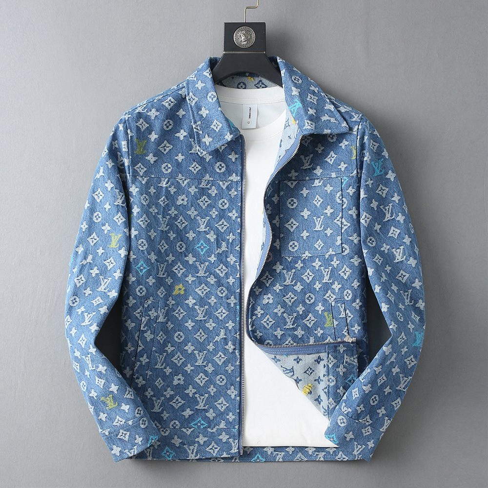 NO:520631,Lv 2025 spring new fashion denim casual jacket, imported original technology fabric, comfortable and breathable upper body, versatile and not picky, a must-have for successful men in fashion urban areas!  The exquisite craftsmanship logo on the chest, unique design, European fashion style, and fine craftsmanship, highlighting the personality of young people. The original hardware and accessories are of extremely high grade and are very handsome in the upper body!  M-3XL orders to report height and weight!  ,,louis vuitton,jackets & coats,jackets & coats,alexander wang19860909Lv 2025春季新品时尚牛仔休闲夹克外套,进口原版科技面料,上身舒适透气,百搭不挑人,时尚都市成功男人必备！胸前精致工艺logo,独特设计欧洲时尚风格,精细工艺,彰显了年轻人的个性,原版五金辅料,档次极高,上身帅气十足！M-3XL下单报身高体重！,,louis vuitton,jackets & coats,jackets & coats,alexander wang,Men's clothing