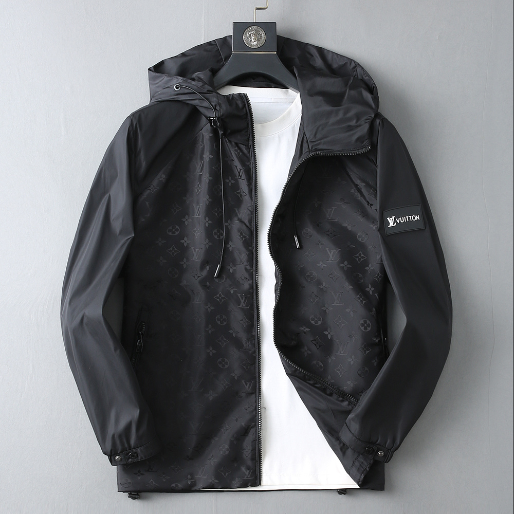 NO:520637,Lv 2025 spring new jacket jacket, the new product on the show is perfect, comfortable and warm, the three standards are complete in color and full and attractive, and the very outstanding design easily advances the sense of fashion, the workmanship is extremely exquisite and rigorous, and the wiring is neat and meticulous!  A masterpiece of a big-name designer!  The upper body doesn't look bloated and super handsome!  Spot code M ~ XXXL,,louis vuitton,jackets & coats,jackets & coats,alexander wang19860909Lv 2025春季新款夹克外套,秀场新品品相非常完美,舒适保暖,三标齐全色泽饱满诱人,非常出彩的设计,轻松将时髦感进阶,做工极为考究严谨,走线工整细致！大牌设计师巨作！上身不显臃肿、超级帅气！现货码数M ～ XXXL,,louis vuitton,jackets & coats,jackets & coats,alexander wang,Men's clothing