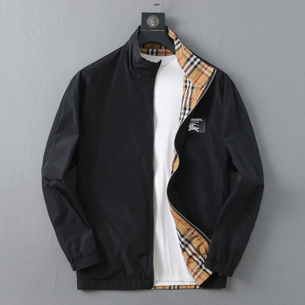 NO:520641,Burberry's new spring jacket for 2025, the new product on the show is perfect, comfortable and warm, the three-standard complete colors and full and attractive, and the very outstanding design easily advances the sense of fashion. The workmanship is extremely exquisite and rigorous, and the wiring is neat and meticulous!  A masterpiece of a big-name designer!  The upper body doesn't look bloated and super handsome!  Spot code M ~ XXXL,,burberry,jackets & coats,jackets & coats,alexander wang19860909巴宝莉 2025春季新款夹克外套,秀场新品品相非常完美,舒适保暖,三标齐全色泽饱满诱人,非常出彩的设计,轻松将时髦感进阶,做工极为考究严谨,走线工整细致！大牌设计师巨作！上身不显臃肿、超级帅气！现货码数M ～ XXXL,,burberry,jackets & coats,jackets & coats,alexander wang,Men's clothing