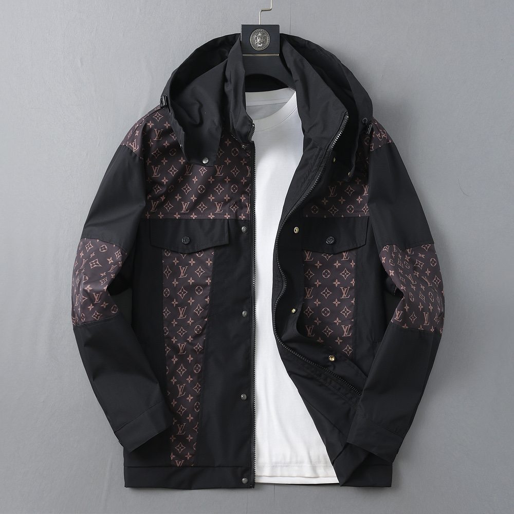 NO:520642,Lv 2025 spring new jacket jacket, the new product on the show is perfect, comfortable and warm, the three standards are complete in color and full and attractive, and the very outstanding design easily advances the sense of fashion, the workmanship is extremely exquisite and rigorous, and the wiring is neat and meticulous!  A masterpiece of a big-name designer!  The upper body doesn't look bloated and super handsome!  Spot code M ~ XXXL,,louis vuitton,jackets & coats,jackets & coats,alexander wang19860909Lv 2025春季新款夹克外套,秀场新品品相非常完美,舒适保暖,三标齐全色泽饱满诱人,非常出彩的设计,轻松将时髦感进阶,做工极为考究严谨,走线工整细致！大牌设计师巨作！上身不显臃肿、超级帅气！现货码数M ～ XXXL,,louis vuitton,jackets & coats,jackets & coats,alexander wang,Men's clothing