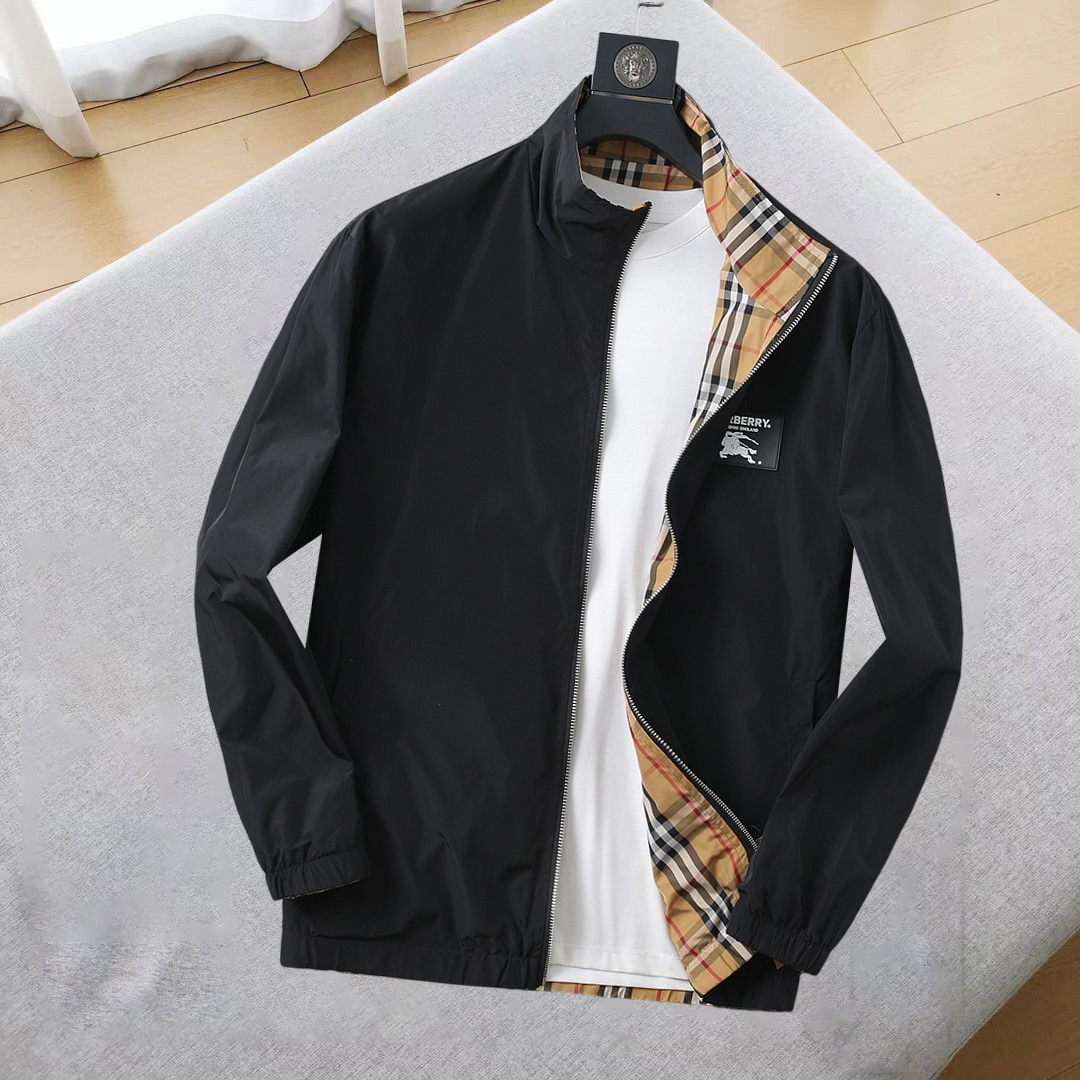 NO:685259,Burberry's 2025 spring new jacket, the new product on the show is in perfect condition, comfortable and warm to wear, and the original three labels are complete. The color is full and attractive, and the very outstanding design easily enhances the sense of fashion. The workmanship is extremely sophisticated and rigorous, and the wiring is neat and meticulous!  A masterpiece from a famous designer!  The upper body does not look bloated and is super handsome!  Available sizes are M ~ XXXL. Please quote your height and weight when placing an order!  ,,burberry,jackets & coats,jackets & coats,19860909巴宝莉 2025开春新款夹克外套,秀场新品品相非常完美,穿着舒适保暖,原单三标齐全 色泽饱满诱人,非常出彩的设计,轻松将时髦感进阶,做工极为考究严谨,走线工整细致！大牌设计师巨作！上身不显臃肿、超级帅气！现货码数M ～ XXXL下单报身高体重！,,burberry,jackets & coats,jackets & coats,,Men's clothing