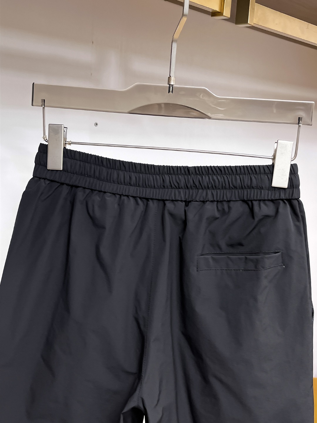 Moncler Men's Summer Casual Shorts - Comfortable, Stylish, and High-End 5 o 1iqdlgoh1a7b10fj10o816h0f907