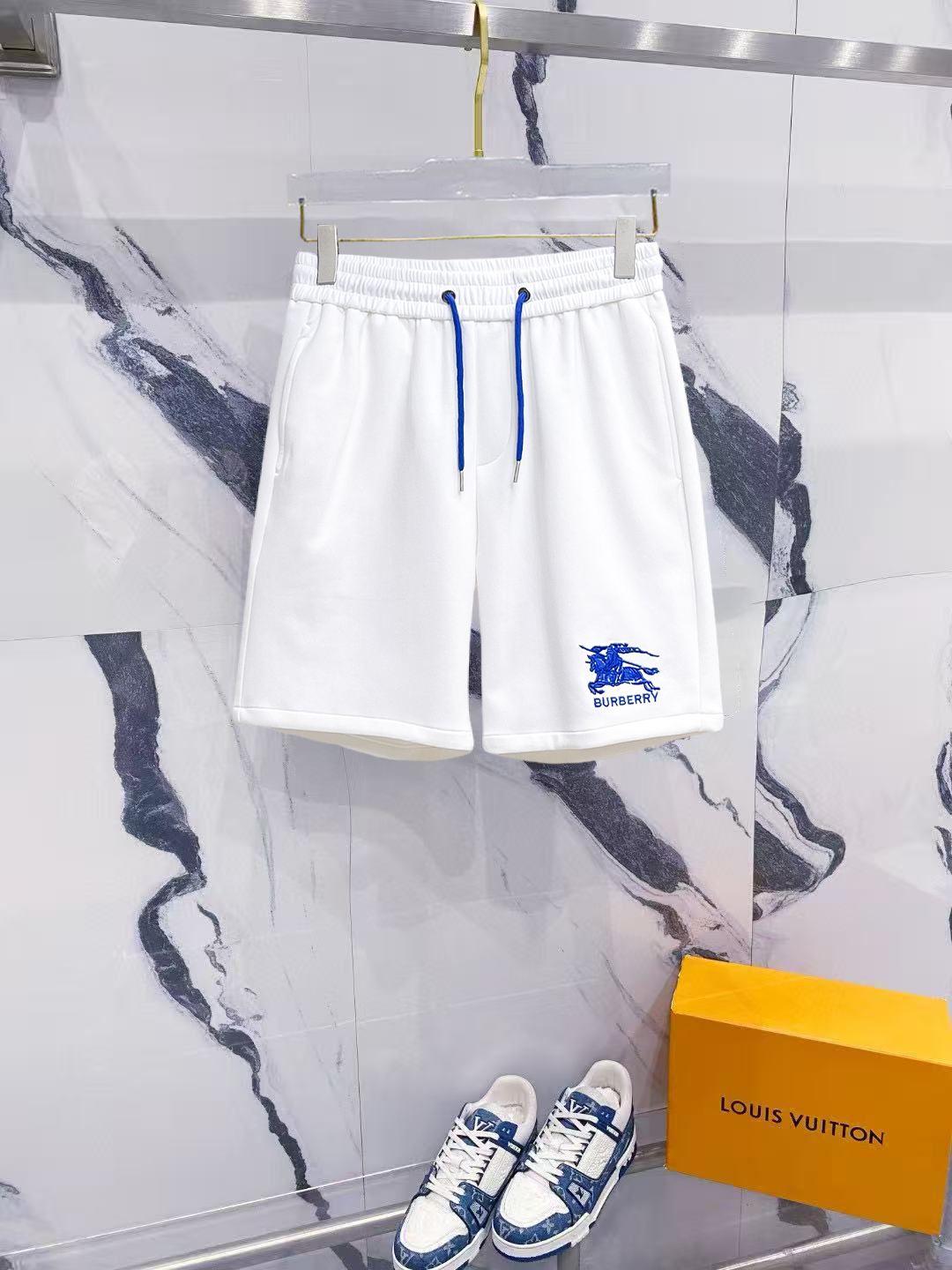 Burberry 2025SS Luxury White Cotton Shorts with Logo Accent 2 o 1iqdlot4m1i26ig1avl17lg1r20