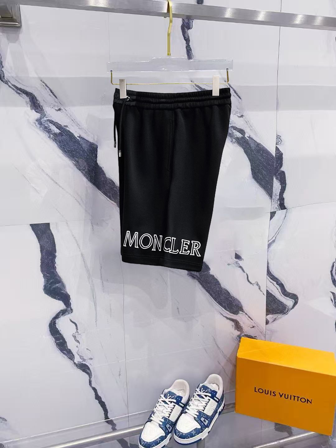 Moncler Men's Black Cotton Logo Shorts | Summer Casual Wear 4 o 1iqdlt7ai1mg5j1g61p92oe7a