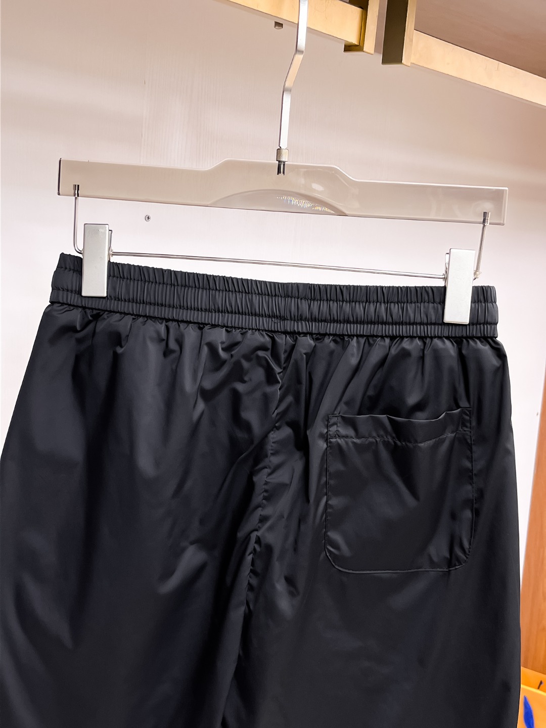 Versace 2025SS Luxury Casual Shorts with Classic Logo - Comfortable Fit 5 o 1iqdme2hd111jdjfhdjta218fg8