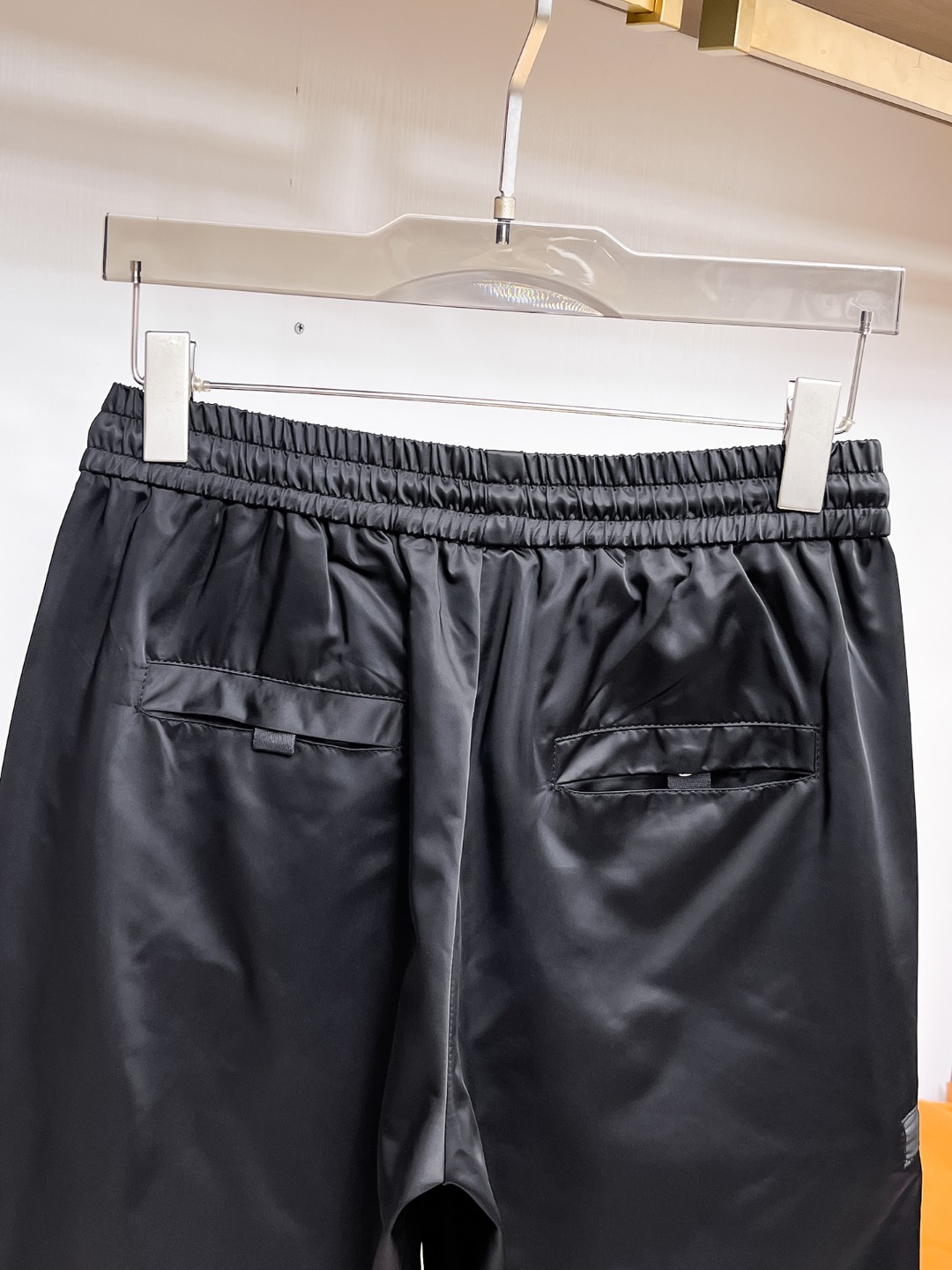 Prada 2025SS Luxury Black Casual Shorts with Logo, Summer Collection 11 o 1iqdqkb1e1b1ao60ig12cb12mg8