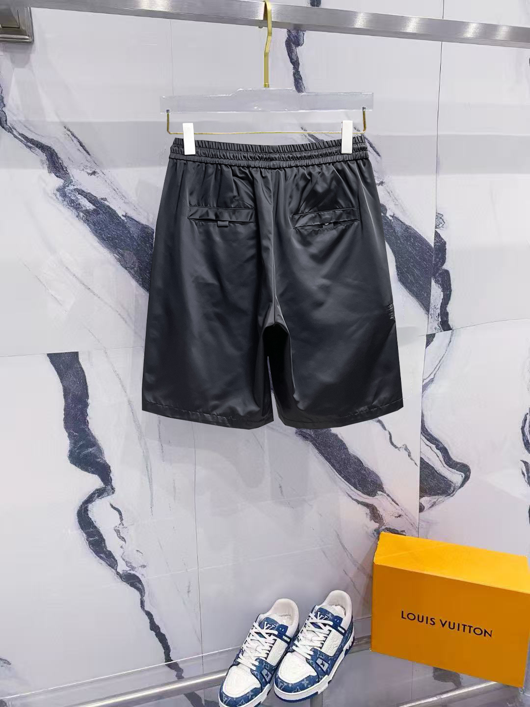 Prada 2025SS Luxury Black Casual Shorts with Logo, Summer Collection 3 o 1iqdqkb1efnso325kmke8fvb9