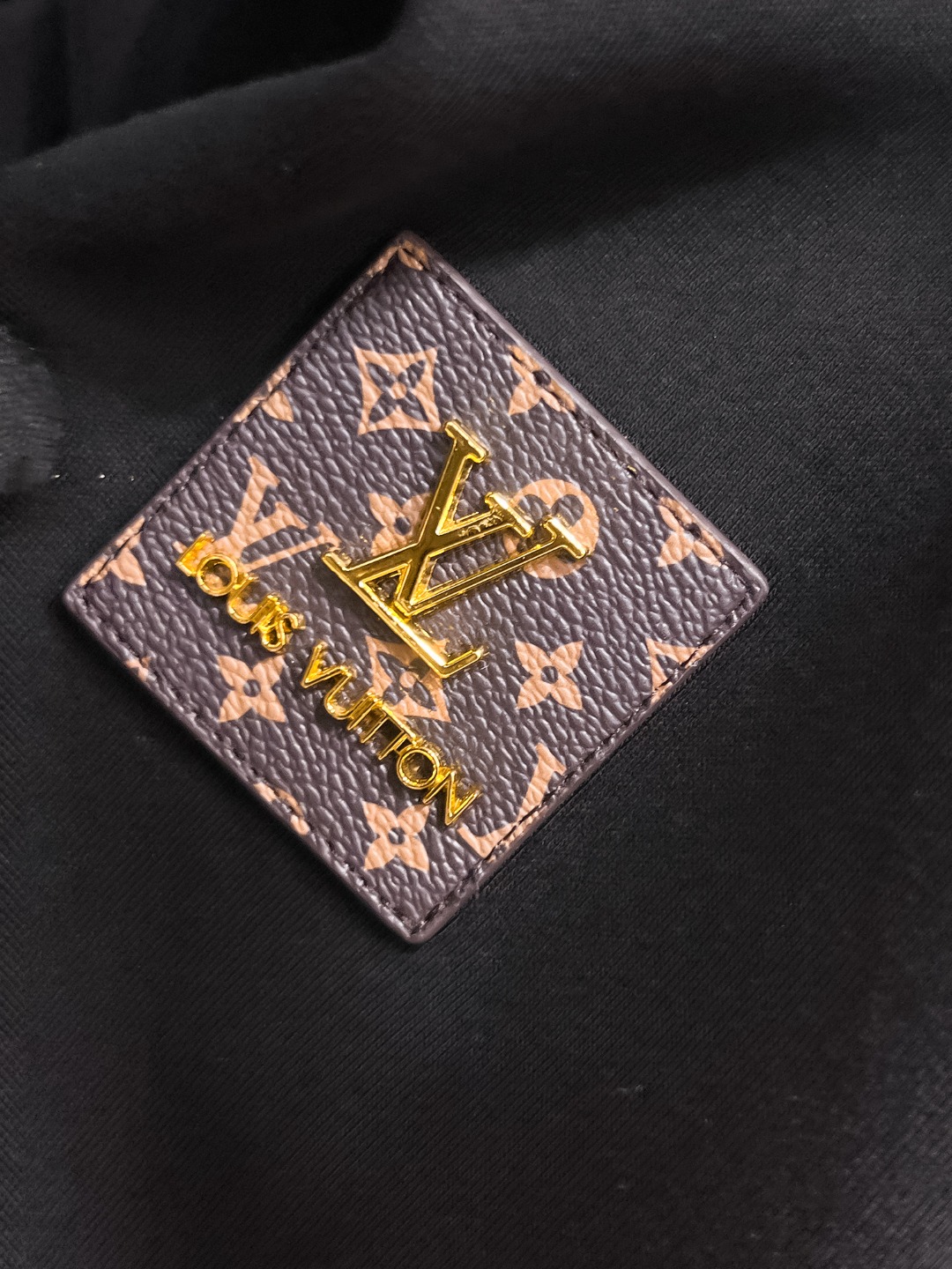 Louis Vuitton Men's Black Summer 2025 Casual Shorts with Logo Accent 7 o 1irkctucb6rnt2m1at08qjv912