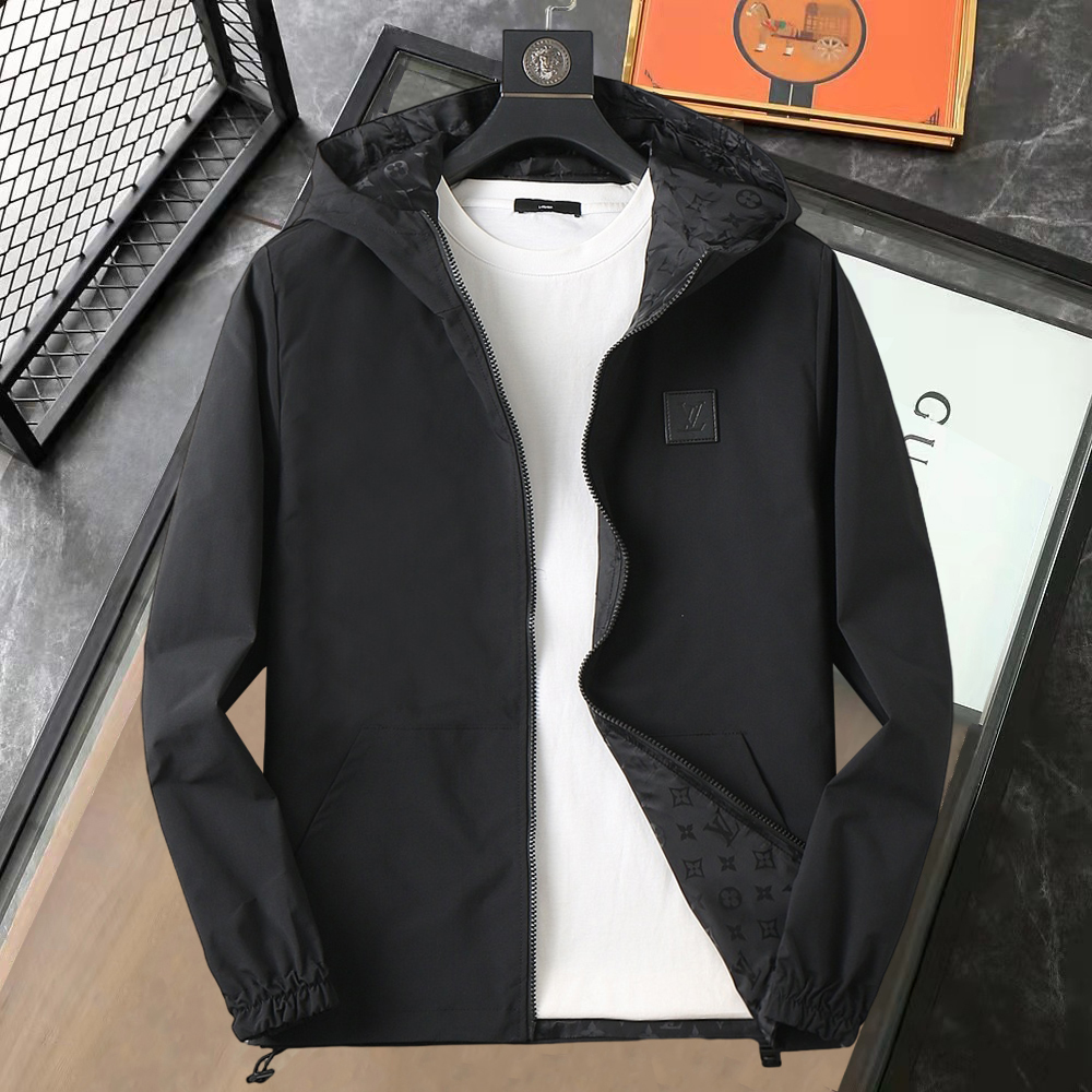 NO:610115,LV 2025 autumn new jacket, the new product on the show is in perfect condition, comfortable and warm, complete with three labels, full and attractive color, very outstanding design, easily upgrades the fashion sense, extremely sophisticated workmanship, neat and meticulous wiring!  A masterpiece from a famous designer!  The upper body does not look bloated and is super handsome!  Available size M ~ 3XL,,louis vuitton,jackets & coats,jackets & coats,alexander wang19860909Lv 2025秋季新款夹克外套,秀场新品品相非常完美,舒适保暖,三标齐全色泽饱满诱人,非常出彩的设计,轻松将时髦感进阶,做工极为考究严谨,走线工整细致！大牌设计师巨作！上身不显臃肿、超级帅气！现货码数M ～ 3XL,,louis vuitton,jackets & coats,jackets & coats,alexander wang,Men's clothing