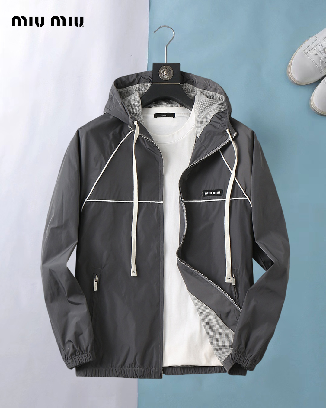 NO:537977,Miumiu 2025 autumn new jacket jacket, the new product on the show is perfect, comfortable and warm, the three standards are complete in color and full and attractive, and the very outstanding design easily advances the sense of fashion, the workmanship is extremely exquisite and rigorous, and the wiring is neat and meticulous!  A masterpiece of a big-name designer!  The upper body doesn't look bloated and super handsome!  Spot code M ~ 3XL,,miumiu,jackets & coats,jackets & coats,alexander wang19860909miumiu 2025秋季新款夹克外套,秀场新品品相非常完美,舒适保暖,三标齐全色泽饱满诱人,非常出彩的设计,轻松将时髦感进阶,做工极为考究严谨,走线工整细致！大牌设计师巨作！上身不显臃肿、超级帅气！现货码数M ～ 3XL,,miumiu,jackets & coats,jackets & coats,alexander wang,Men's clothing