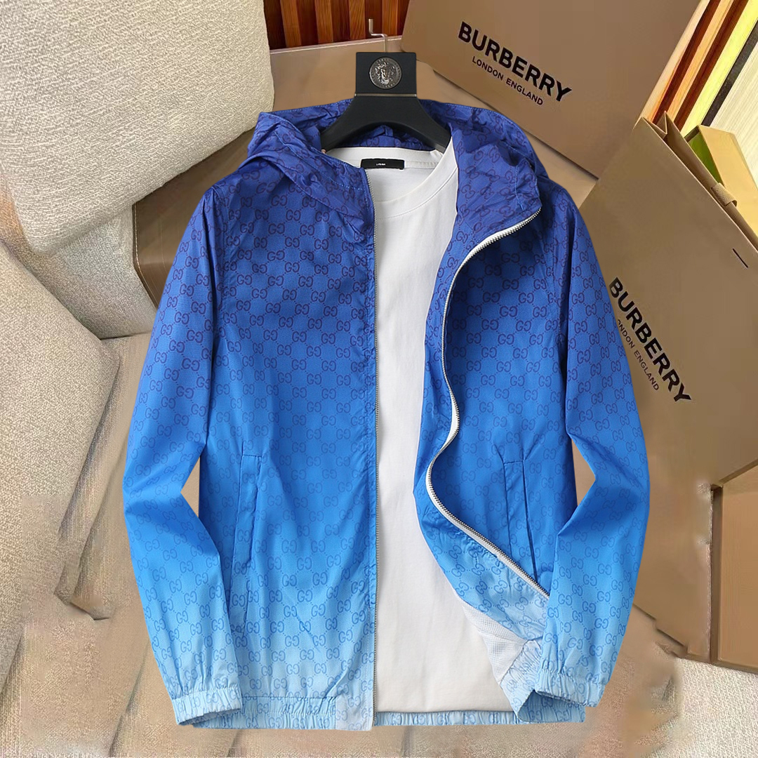 NO:540086,Guqi's same model on the official website, released in advance!  2025ss Spring New Men's Jacket, original single three-standard full high-end version!  With hidden hat, customized fabric for counter, high breathability and comfort, impeccable details, brand element design concept, reflecting high quality. The feel is delicate and soft!  It is casually cut, with a great upper body style!  Number of code M~3XL, maximum wear 195 catties.,, jackets & coats, jackets & coats, hats, alexander wang19860909古奇 官网同款,提前发售！2025ss开春新款男士夹克外套,原单三标齐全高端版本！带隐藏帽,专柜定制面料 透气舒适度高,细节无可挑剔,品牌元素设计理念,体现高品质.手感细腻柔软！呈现休闲裁剪,上身版型超赞！码数M～3XL,最大穿195斤.,,jackets & coats,jackets & coats,hats,alexander wang,Men's clothing