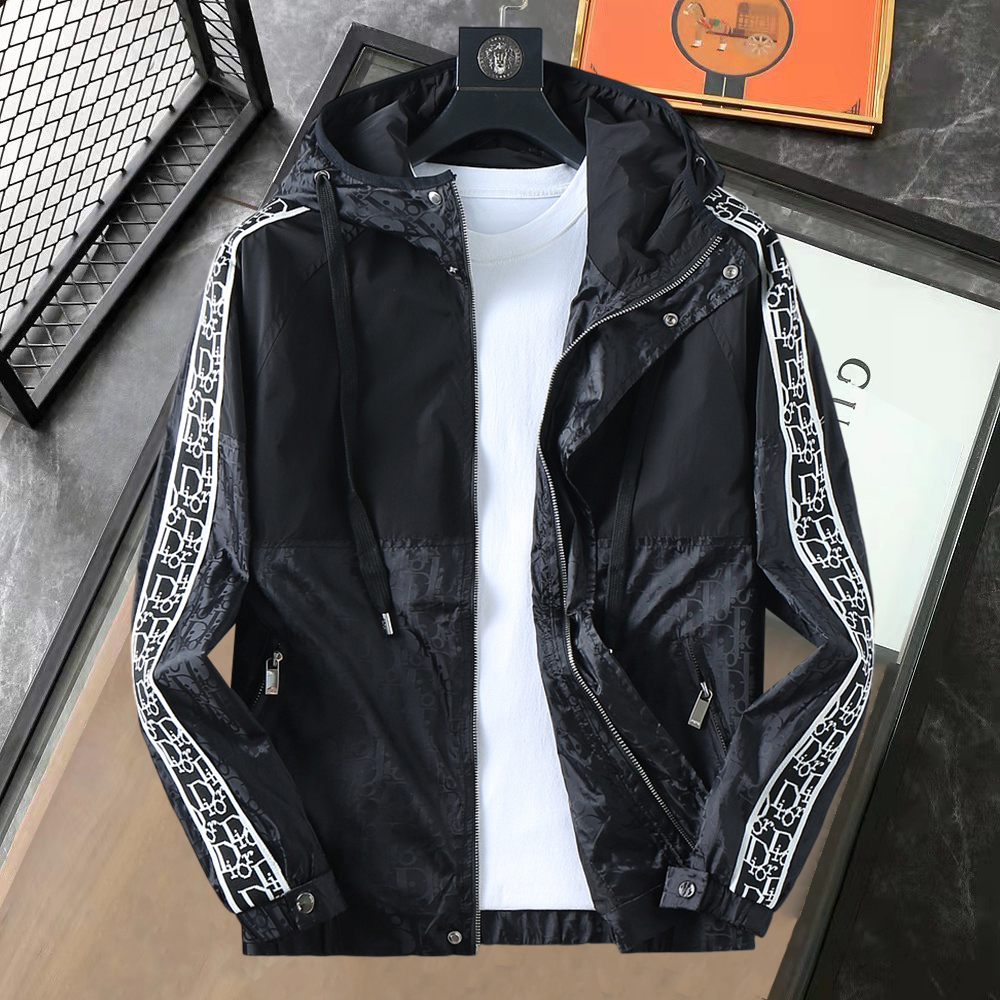 NO:610074,Dior's 2025 new autumn jacket, the new product on the show is in perfect condition, comfortable and warm, complete with three labels, full and attractive colors, very outstanding design, easily upgrades the fashion sense, extremely elegant and rigorous workmanship, neat and meticulous wiring!  A masterpiece from a famous designer!  The upper body does not look bloated and is super handsome!  Available sizes M ~ XXXL,,dior,jackets & coats,jackets & coats,alexander wang19860909迪奥 2025秋季新款夹克外套,秀场新品品相非常完美,舒适保暖,三标齐全色泽饱满诱人,非常出彩的设计,轻松将时髦感进阶,做工极为考究严谨,走线工整细致！大牌设计师巨作！上身不显臃肿、超级帅气！现货码数M ～ XXXL,,dior,jackets & coats,jackets & coats,alexander wang,Men's clothing