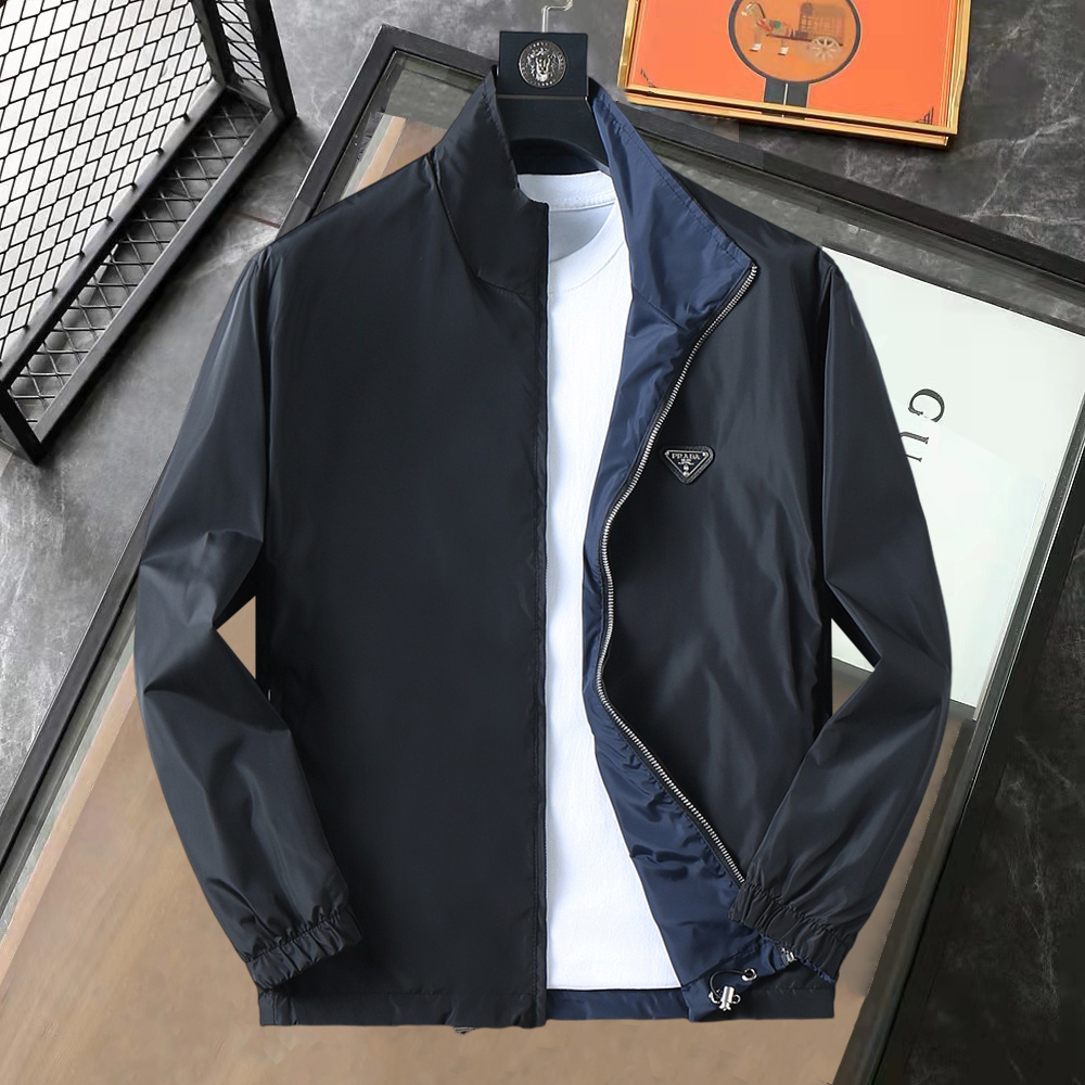 NO:610092,Prada 2025 new autumn jacket, the new product on the show is in perfect condition, comfortable and warm, complete with three colors, full and attractive color, very outstanding design, easily upgrades the fashion sense, extremely elegant and rigorous workmanship, neat and meticulous wiring!  A masterpiece from a famous designer!  The upper body does not look bloated and is super handsome!  Available sizes M ~ XXXL,,prada,jackets & coats,jackets & coats,alexander wang19860909普拉达 2025秋季新款夹克外套,秀场新品品相非常完美,舒适保暖,三标齐全色泽饱满诱人,非常出彩的设计,轻松将时髦感进阶,做工极为考究严谨,走线工整细致！大牌设计师巨作！上身不显臃肿、超级帅气！现货码数M ～ XXXL,,prada,jackets & coats,jackets & coats,alexander wang,Men's clothing