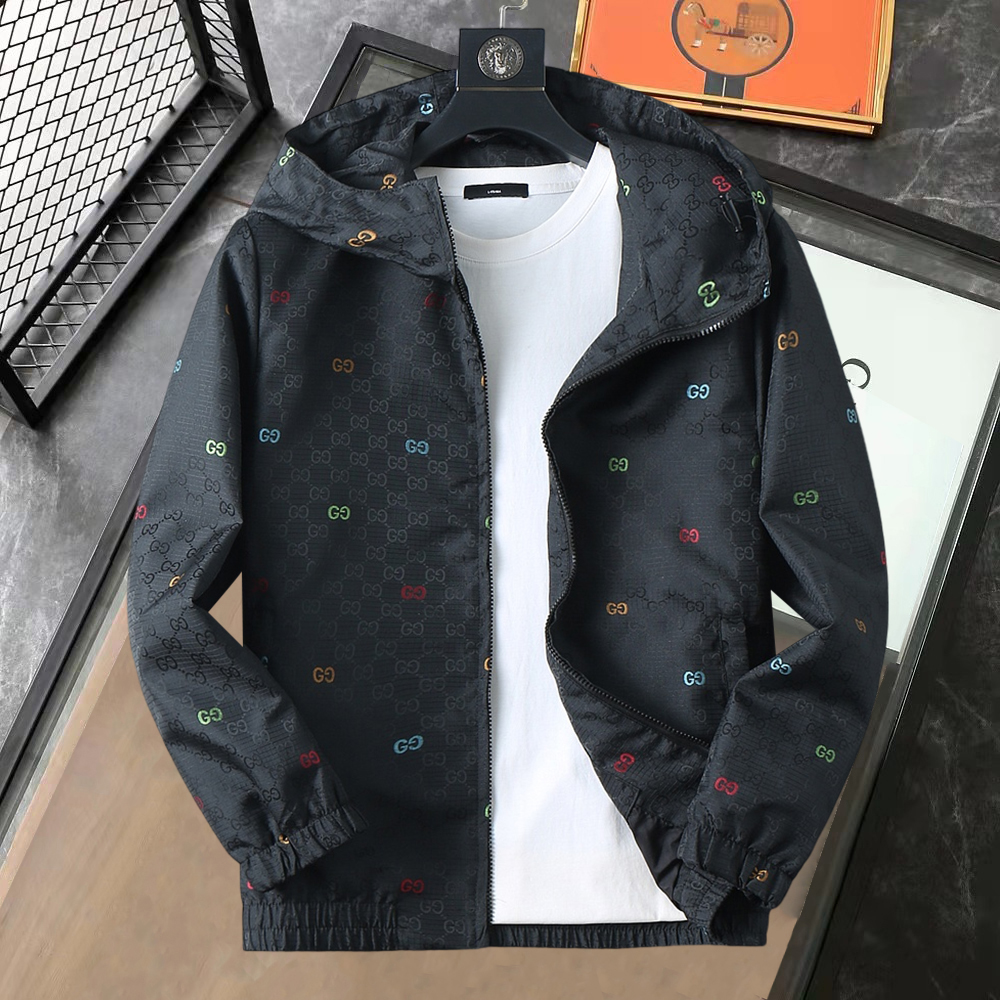 NO:610104,Gucci 2025 new autumn jacket, the new product on the show is in perfect condition, comfortable and warm, complete with three colors, full and attractive color, very outstanding design, easily upgrades the fashion sense, extremely elegant and rigorous workmanship, neat and meticulous wiring!  A masterpiece from a famous designer!  The upper body does not look bloated and is super handsome!  Available size M ~ XXXL,,jackets & coats,jackets & coats,alexander wang19860909古奇 2025秋季新款夹克外套,秀场新品品相非常完美,舒适保暖,三标齐全色泽饱满诱人,非常出彩的设计,轻松将时髦感进阶,做工极为考究严谨,走线工整细致！大牌设计师巨作！上身不显臃肿、超级帅气！现货码数M ～ XXXL,,jackets & coats,jackets & coats,alexander wang,Men's clothing