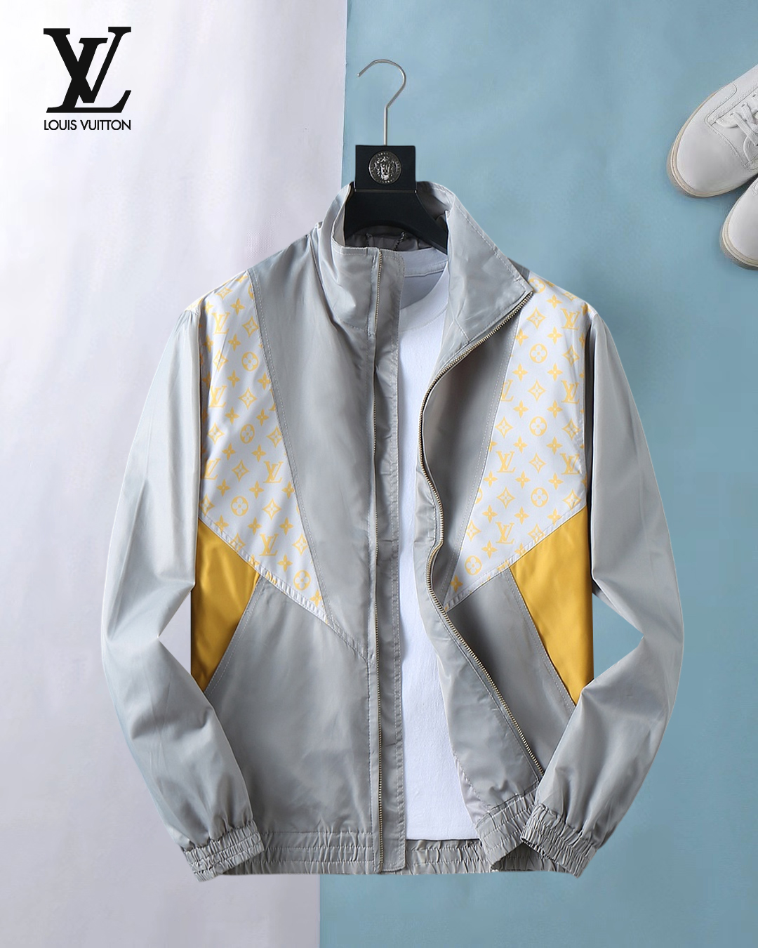 NO:572452,LV 2025 autumn new jacket, the new product on the show is in perfect condition, comfortable and warm, complete with three labels, full and attractive color, very outstanding design, easily upgrades the fashion sense, extremely sophisticated workmanship, neat and meticulous wiring!  A masterpiece from a famous designer!  The upper body does not look bloated and is super handsome!  Available size M ~ 3XL,,louis vuitton,jackets & coats,jackets & coats,alexander wang19860909Lv 2025秋季新款夹克外套,秀场新品品相非常完美,舒适保暖,三标齐全色泽饱满诱人,非常出彩的设计,轻松将时髦感进阶,做工极为考究严谨,走线工整细致！大牌设计师巨作！上身不显臃肿、超级帅气！现货码数M ～ 3XL,,louis vuitton,jackets & coats,jackets & coats,alexander wang,Men's clothing