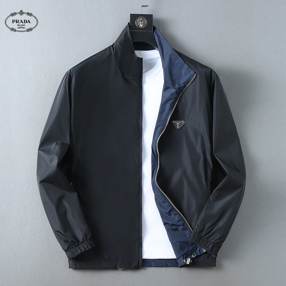 NO:647319,Prada 2025 new autumn jacket, the new product on the show is in perfect condition, comfortable and warm, complete with three colors, full and attractive color, very outstanding design, easily upgrades the fashion sense, extremely elegant and rigorous workmanship, neat and meticulous wiring!  A masterpiece from a famous designer!  The upper body does not look bloated and is super handsome!  Available size M ~ 3XL,,prada,jackets & coats,jackets & coats,alexander wang19860909普拉达 2025秋季新款夹克外套,秀场新品品相非常完美,舒适保暖,三标齐全色泽饱满诱人,非常出彩的设计,轻松将时髦感进阶,做工极为考究严谨,走线工整细致！大牌设计师巨作！上身不显臃肿、超级帅气！现货码数M ～ 3XL,,prada,jackets & coats,jackets & coats,alexander wang,Men's clothing