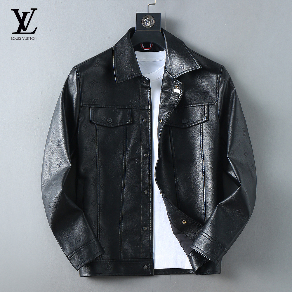 NO:647314,LV 2025 autumn new jacket, the new product on the show is in perfect condition, comfortable and warm, complete with three labels, full and attractive color, very outstanding design, easily upgrades the fashion sense, extremely sophisticated workmanship, neat and meticulous wiring!  A masterpiece from a famous designer!  The upper body does not look bloated and is super handsome!  Available size M ~ 3XL,,louis vuitton,jackets & coats,jackets & coats,alexander wang19860909Lv 2025秋季新款夹克外套,秀场新品品相非常完美,舒适保暖,三标齐全色泽饱满诱人,非常出彩的设计,轻松将时髦感进阶,做工极为考究严谨,走线工整细致！大牌设计师巨作！上身不显臃肿、超级帅气！现货码数M ～ 3XL,,louis vuitton,jackets & coats,jackets & coats,alexander wang,Men's clothing