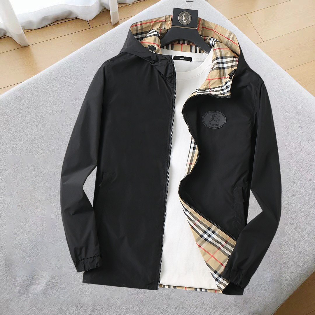 NO:685240,The same style as Burberry's official website, complete with three labels, on sale in advance. 2025ss new men's jacket in autumn, complete with three labels, high-end version of the original order. Custom-made fabrics at the counter. Highly breathable and comfortable, impeccable details, brand element design concept, reflecting high quality. Delicate and soft feel. Casual tailoring, excellent upper body size. Size M~3XL, maximum wear 195 catties,,burberry,jackets & coats,jackets & coats,19860909巴宝莉 官网同款,三标齐全,提前发售 2025ss秋季新款男士夹克外套,原单三标齐全高端版本 专柜定制面料 透气舒适度高,细节无可挑剔,品牌元素设计理念,体现高品质.手感细腻柔软 呈现休闲裁剪,上身版型超赞 码数M～3XL,最大穿195斤,,burberry,jackets & coats,jackets & coats,,Men's clothing