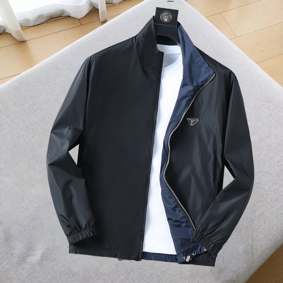 NO:685282,The same style as Prada's official website, complete with three labels, sold in advance. 2025ss new men's jackets in autumn, high-end version with complete three labels of the original order. Custom-made fabrics at the counter. Highly breathable and comfortable, impeccable details, brand element design concept, reflecting high quality. Delicate and soft feel. Casual tailoring, excellent upper body shape. Size M～3XL, maximum wearing capacity is 195 catties., prada,jackets & coats,jackets & coats,19860909普拉达 官网同款,三标齐全,提前发售 2025ss秋季新款男士夹克外套,原单三标齐全高端版本 专柜定制面料 透气舒适度高,细节无可挑剔,品牌元素设计理念,体现高品质.手感细腻柔软 呈现休闲裁剪,上身版型超赞 码数M～3XL,最大穿195斤,,prada,jackets & coats,jackets & coats,,Men's clothing
