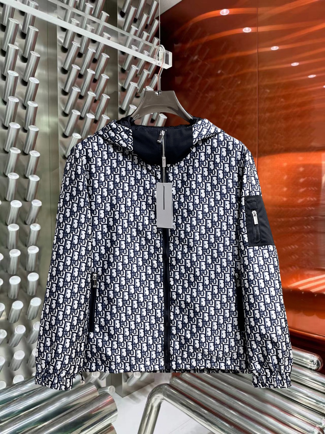 NO:597021,Dior's 2025 new autumn jacket, the new product on the show is in perfect condition, comfortable and warm, complete with three labels, full and attractive colors, very outstanding design, easily upgrades the fashion sense, extremely elegant and rigorous workmanship, neat and meticulous wiring!  A masterpiece from a famous designer!  The upper body does not look bloated and is super handsome!  Available sizes M ~ XXXL,,dior,jackets & coats,jackets & coats,alexander wang19860909迪奥 2025秋季新款夹克外套,秀场新品品相非常完美,舒适保暖,三标齐全色泽饱满诱人,非常出彩的设计,轻松将时髦感进阶,做工极为考究严谨,走线工整细致！大牌设计师巨作！上身不显臃肿、超级帅气！现货码数M ～ XXXL,,dior,jackets & coats,jackets & coats,alexander wang,Men's clothing