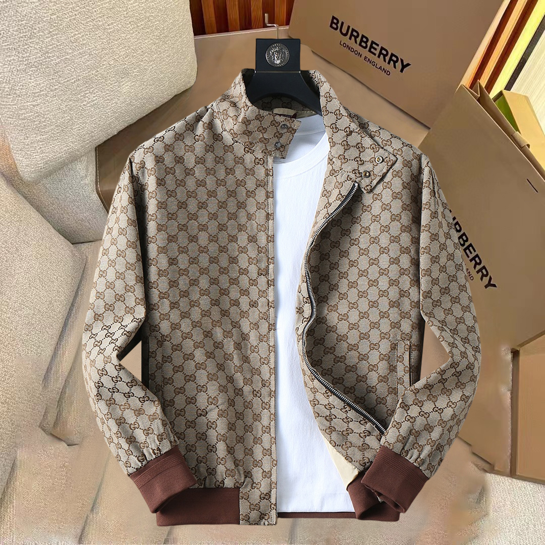 NO:731172,Support replacement after the year!  Gucci 2025 new autumn jacket, the new product on the show is in perfect condition, comfortable and warm, complete with three colors, full and attractive color, very outstanding design, easily upgrades the fashion sense, extremely elegant and rigorous workmanship, neat and meticulous wiring!  A masterpiece from a famous designer!  The upper body does not look bloated and is super handsome!  Available sizes M ~ XXXL,,jackets & coats,jackets & coats,19860909支持年后退换！ 古奇 2025秋季新款夹克外套,秀场新品品相非常完美,舒适保暖,三标齐全色泽饱满诱人,非常出彩的设计,轻松将时髦感进阶,做工极为考究严谨,走线工整细致！大牌设计师巨作！上身不显臃肿、超级帅气！现货码数M ～ XXXL,,jackets & coats,jackets & coats,,Men's clothing