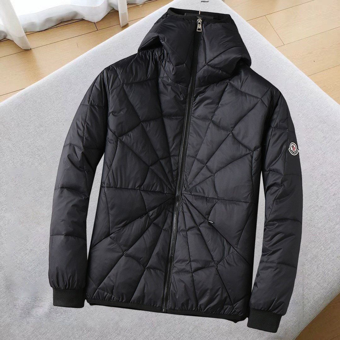 NO:685280,Mengkou, complete with three standards, 2025ss new winter down jacket, the new product in the show is in perfect condition, comfortable and warm, the color is full and attractive, the very outstanding design can easily enhance the fashion sense, the workmanship is extremely sophisticated and rigorous, and the wiring is neat and meticulous!  A masterpiece from a famous designer!  The upper body does not look bloated and is super handsome!  Available sizes M ~ XXXL,,Moncler,jackets & coats,down jacket,19860909蒙口 三标齐全 2025ss冬季新款羽绒棉服外套,秀场新品品相非常完美,舒适保暖,色泽饱满诱人,非常出彩的设计,轻松将时髦感进阶,做工极为考究严谨,走线工整细致！大牌设计师巨作！上身不显臃肿、超级帅气！现货码数M ～ XXXL,,Moncler,jackets & coats,down jacket,,Men's clothing