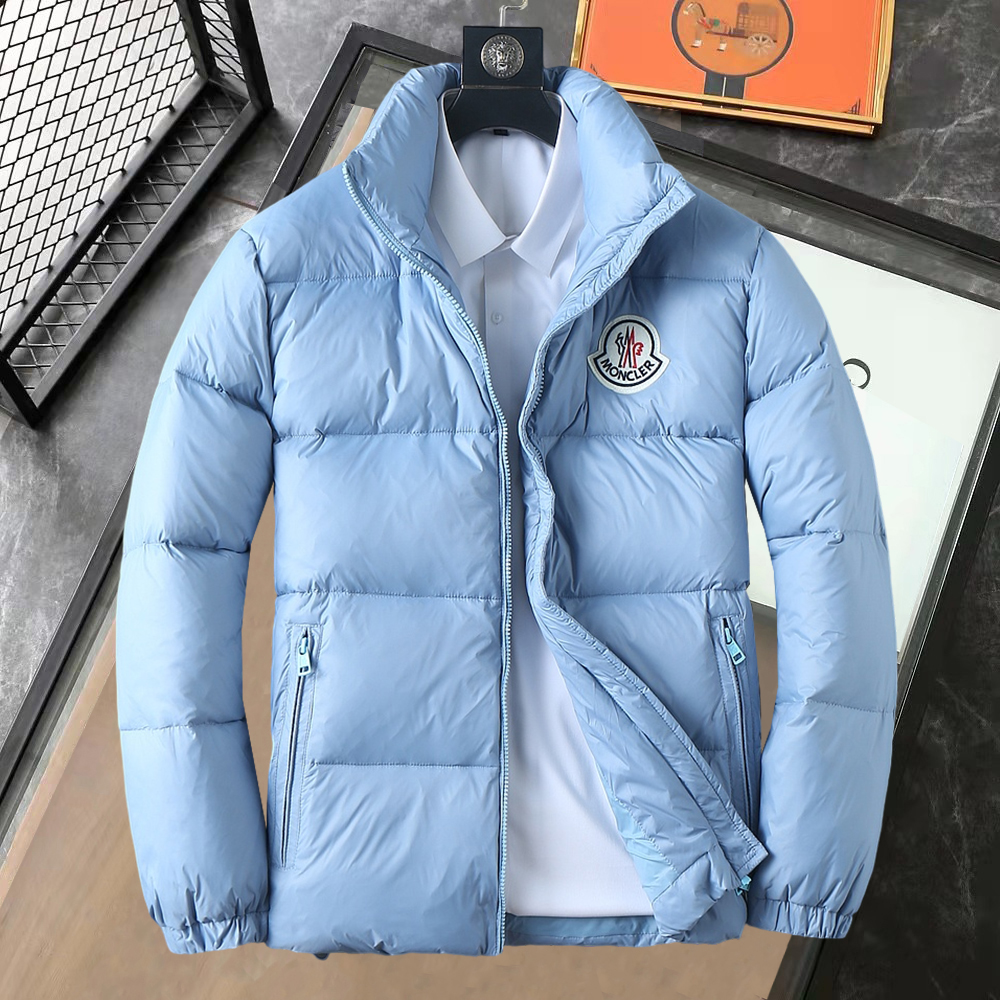 NO:610150,Mengkou GW exclusively supplies new autumn and winter classic down jackets, hooded turtleneck down jackets. Trading company channels are rare, and the hood has a detachable design with snap buttons.  A must-have warm item for cooling weather, it can be worn for daily life or outdoor sports. The fabric of this down jacket is smooth and shiny, wear-resistant, scratch-resistant and easy to care for. The interior is filled with high-quality white goose down. It is matched with large square quilting technology to create a fluffy and full overall effect. It has good resilience and has a strong thermal insulation effect, so that you are not afraid of the cold outdoor weather in autumn and winter! Size: M-3xL, Moncler, down  jacket,hats,alexander wang19860909蒙口 GW独家专供秋冬新款经典羽绒服,连帽高领羽绒服 贸易公司渠道稀出,帽子按扣可拆卸设计 降温天气必备的保暖单品,不论是日常还是户外运动都能穿.该羽绒服面料质感光滑亮泽,耐磨防刮易打理,内里配置优质白鹅绒埴充,在搭配大方格绗缝工艺,wt打造蓬松饱满的整体效果,回弹性好,兼顾强悍的保暖锁温效果,让你无惧秋冬季寒冷的户外天气! 尺码:M-3xL,,Moncler,down jacket,hats,alexander wang,Men's clothing