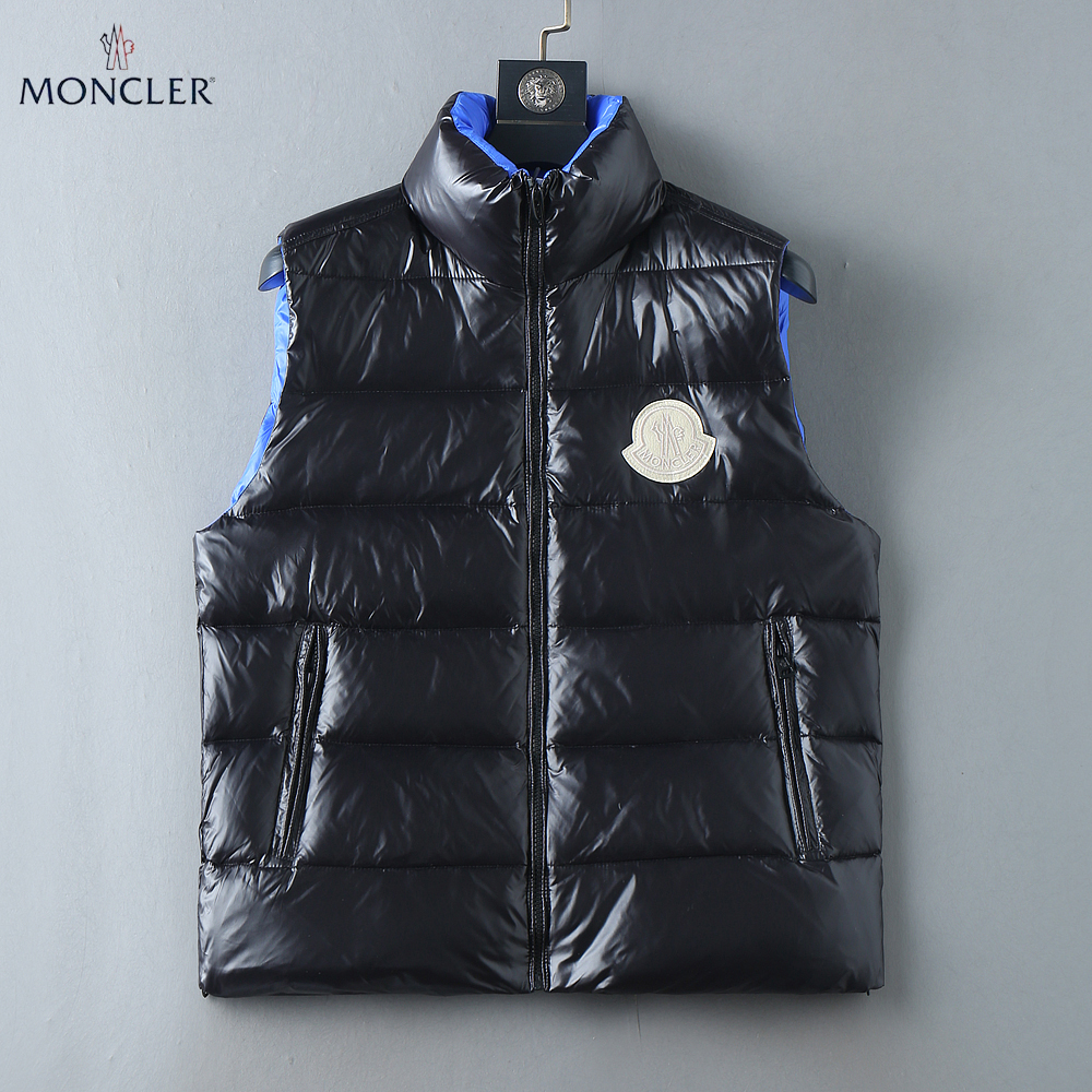 NO:647304,Mengkou's 2025 autumn and winter new down vest, all 90 down. With the classic logo combination, it is full of visual impact at first sight. It has better thermal insulation performance, is light and not heavy, and has good fluff recovery after compression, and it can gather heat and lock in temperature!  Personalized color matching design, fresh and energetic!  There are too many versions circulating in the market. In addition to the different fabrics and workmanship, the biggest difference is that the filling is not goose down at all but feather silk or velvet, etc., and it is not easy to distinguish for those who don’t understand. In addition, the fabrics and workmanship are definitely not of the same level. In short, look for us and you will never go astray. All the exclusive full colors are purchased from genuine development. If you understand the quality of our down jackets, you can safely recommend it with your eyes closed. The three standards are complete!  Uniform series for men and women!  Size M-3XL. Can be worn up to 200 pounds, Moncler, down jacket, alexander wang19860909蒙口 2025秋冬新款羽绒马甲,全部90绒的.带着经典的Logo组合搭配,第一眼看到就是满满的视觉冲击,保暖性能更出色,轻便不厚重,且压缩后的蓬松度恢复性好,聚热锁温！个性的拼色设计,清新有活力！市面流通的版本实在太多了,除了面料做工不同外,最大的区别就是填充物根本不是鹅绒而是羽丝或手感绒等等,而不懂的根本不容易区分.另外面料和做工也绝对不是一个级别,总之认准我们,让你绝对不跑偏,独家全色全部购入正版开发,懂我们家羽绒服质量的,完全可以放心闭眼推.三标齐全！男女同款系列！码数M-3XL.最大穿到200斤,,Moncler,down jacket,alexander wang,Men's clothing