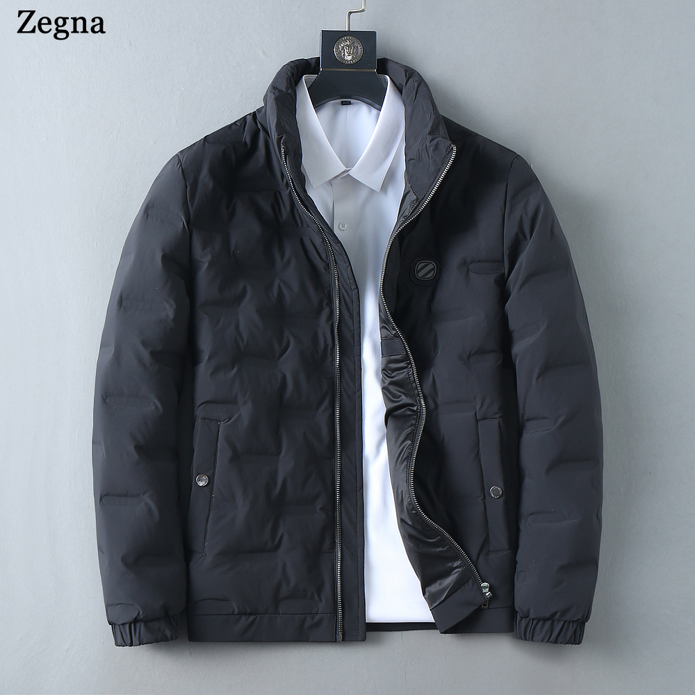 NO:647320,Ermenegildo Zegna's new 2025 autumn and winter down jacket. This is known as the most expensive down jacket in the world, with 90 down in total. With a classic logo combination, it is full of visual impact at first sight. It has better thermal insulation performance, is light and not heavy, and has good loft recovery after compression, and it can gather heat and lock in temperature!  Personalized color matching design, fresh and energetic!  There are too many versions circulating in the market. In addition to the different fabrics and workmanship, the biggest difference is that the filling is not goose down at all but feather silk or velvet, etc., and it is not easy to distinguish for those who don’t understand. In addition, the fabrics and workmanship are definitely not of the same level. In short, look for us and you will never go astray. All the exclusive full colors are purchased from genuine development. If you understand the quality of our down jackets, you can safely recommend it with your eyes closed. The three standards are complete!  Uniform series for men and women!  Size M-3XL. Can be worn up to 200 pounds,,zegna,down jacket,alexander wang19860909杰尼亚 2025秋冬新款羽绒服.这款号称羽绒服届最贵的,全部90绒的.带着经典的Logo组合搭配,第一眼看到就是满满的视觉冲击,保暖性能更出色,轻便不厚重,且压缩后的蓬松度恢复性好,聚热锁温！个性的拼色设计,清新有活力！市面流通的版本实在太多了,除了面料做工不同外,最大的区别就是填充物根本不是鹅绒而是羽丝或手感绒等等,而不懂的根本不容易区分.另外面料和做工也绝对不是一个级别,总之认准我们,让你绝对不跑偏,独家全色全部购入正版开发,懂我们家羽绒服质量的,完全可以放心闭眼推.三标齐全！男女同款系列！码数M-3XL.最大穿到200斤,,zegna,down jacket,alexander wang,Men's clothing