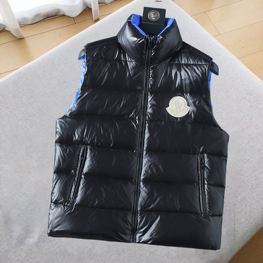 NO:685286,Mouthless 2025FW down vest, a must-have item for fashionistas!  Advanced customization: The highest standard 90 white goose down, the ingredients are tested, and the first-class thermal performance. Double-layer gallbladder cloth inside to ensure that the goose down will not drill out. Customized high-density waterproof nylon fabric. High-end texture and durability. The quality can reach the purchase level. Super versatile, the upper body effect is great!  Size M~3XL,,Moncler,down jacket,19860909蒙口 2025FW羽绒马甲 潮人必备单品！高级定制 最高标准90白鹅绒,成分支持检测,一流保暖性能.内里双层胆布,以保证鹅绒不会钻出,定制高密度防水尼龙面料.高端质感及耐用性.品质可达代购级别. 超级百搭,上身效果超赞！ 尺码M~3XL,,Moncler,down jacket,,Men's clothing