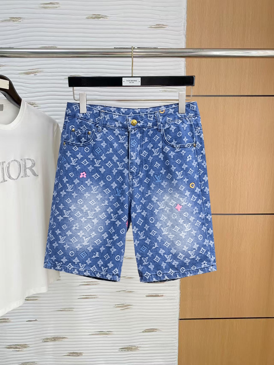 Louis Vuitton LV 2026夏季新款男士牛仔短裤 重工艺高级定制面料透气面料 透气弹力舒适度极高