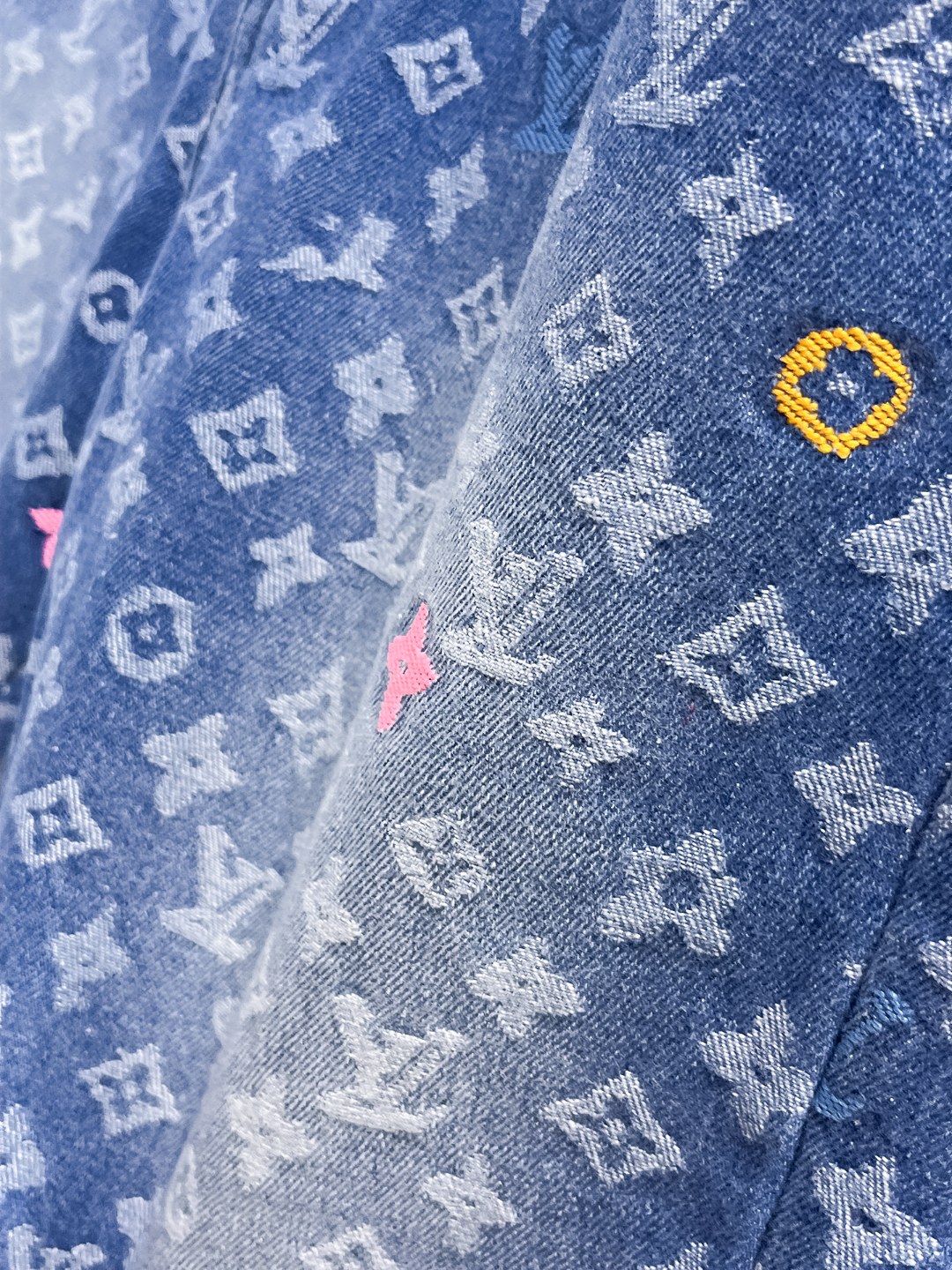 Louis Vuitton LV 2026夏季新款男士牛仔短裤 重工艺高级定制面料透气面料 透气弹力舒适度极高