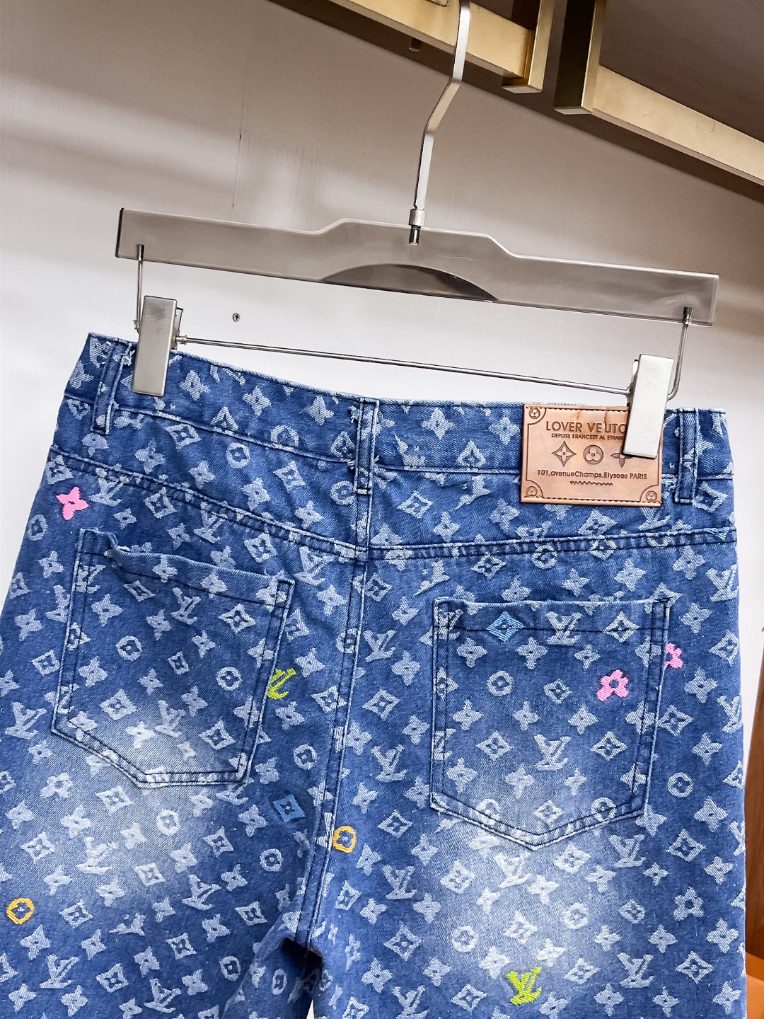 Louis Vuitton LV 2026夏季新款男士牛仔短裤 重工艺高级定制面料透气面料 透气弹力舒适度极高