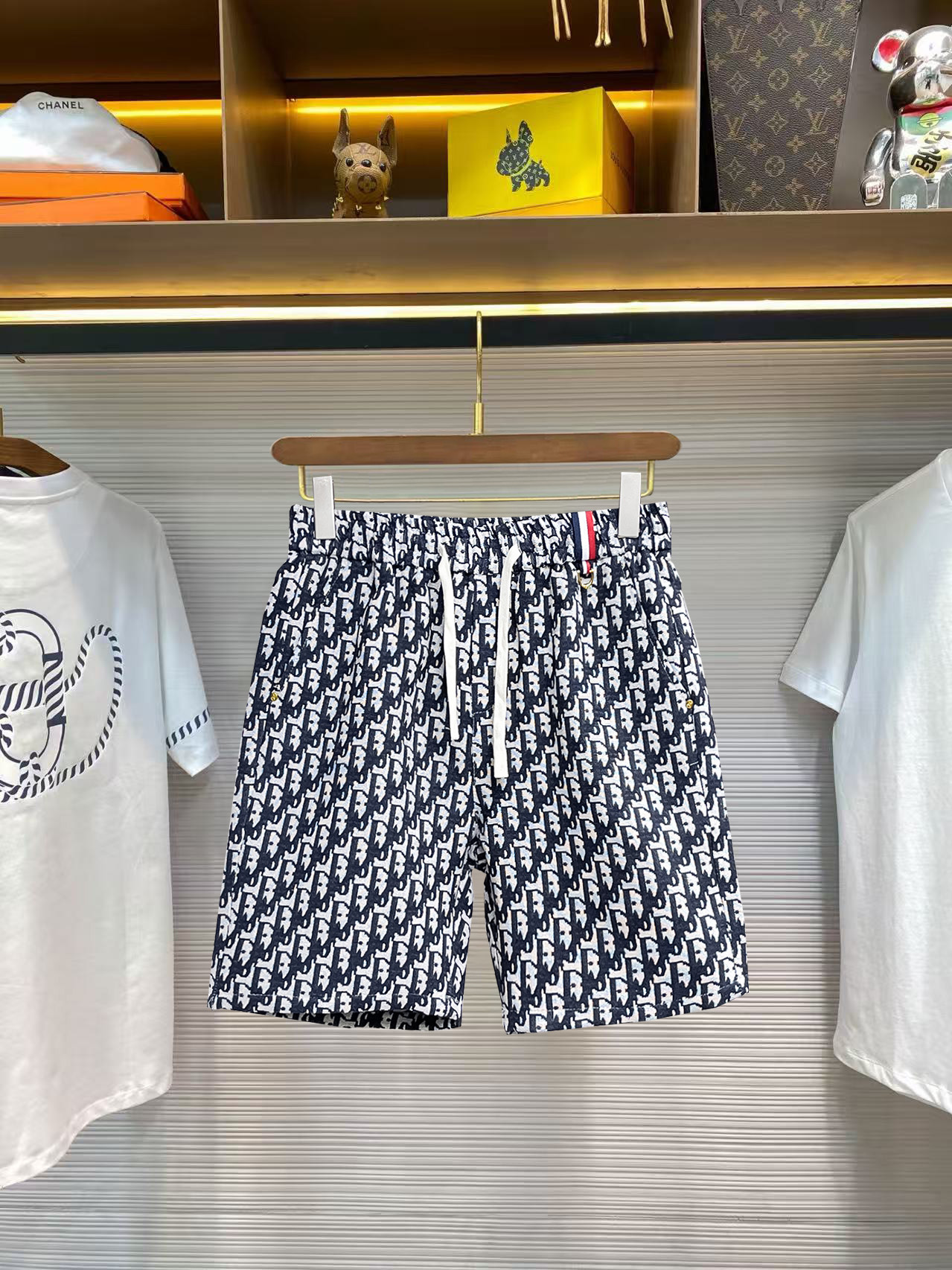 Dior 迪奥 2026夏季新款男士休闲短裤 高级定制面料透气面料 透气弹力舒适度极高 细节无可挑剔