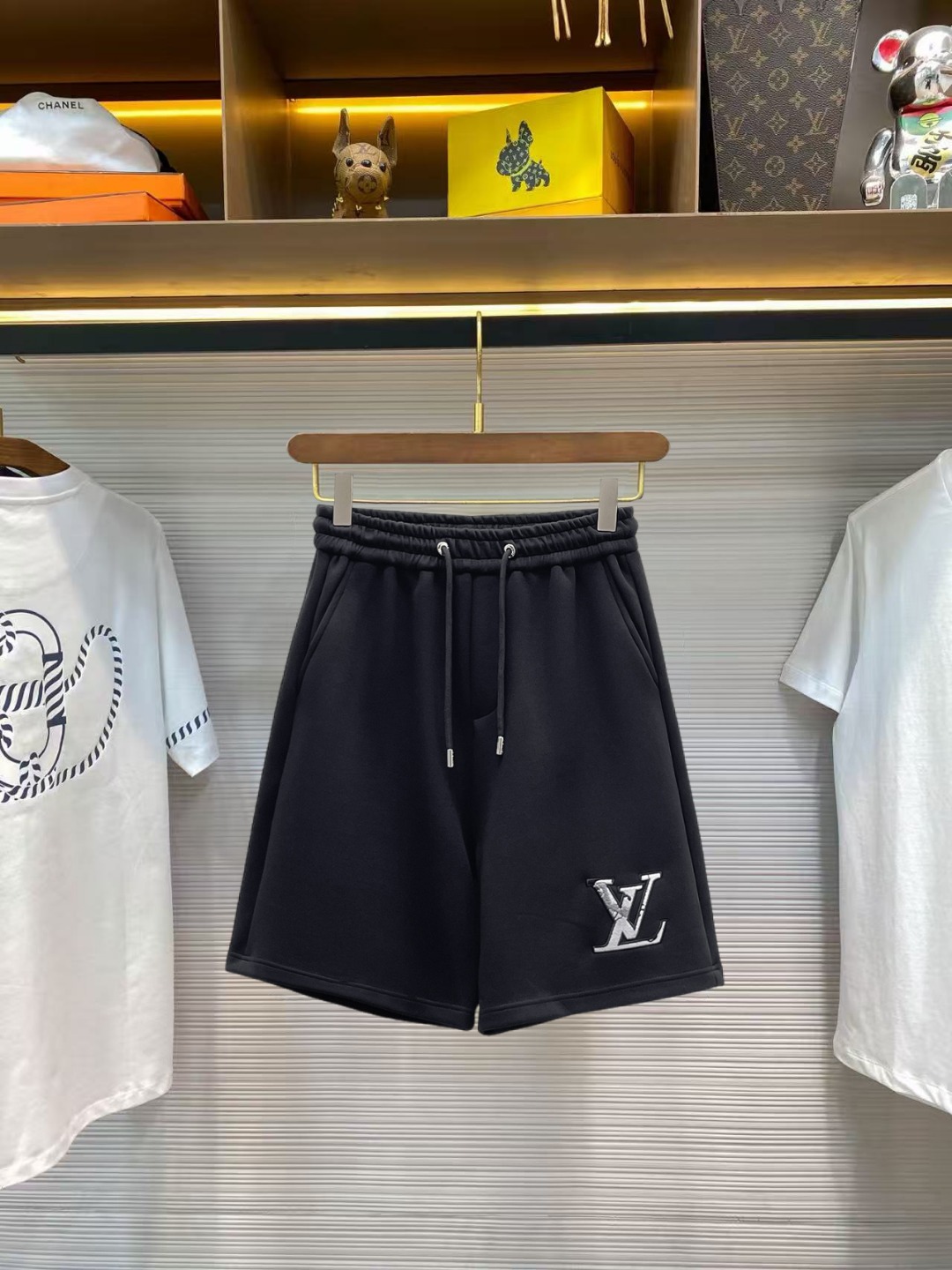 Louis Vuitton LV 三标齐全 2026夏季新款男士休闲短裤 高级定制面料透气面料 透气弹力舒适度极高