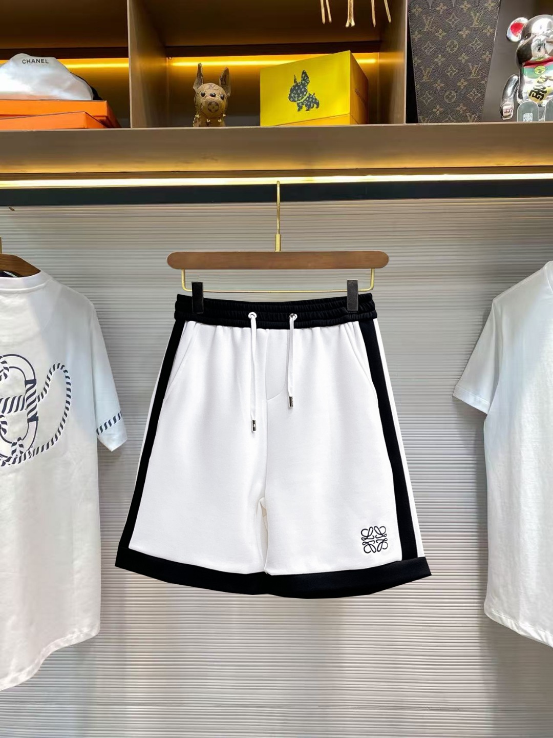 Loewe 罗意威 三标齐全 2026夏季新款男士休闲短裤 高级定制面料透气面料 透气弹力舒适度极高