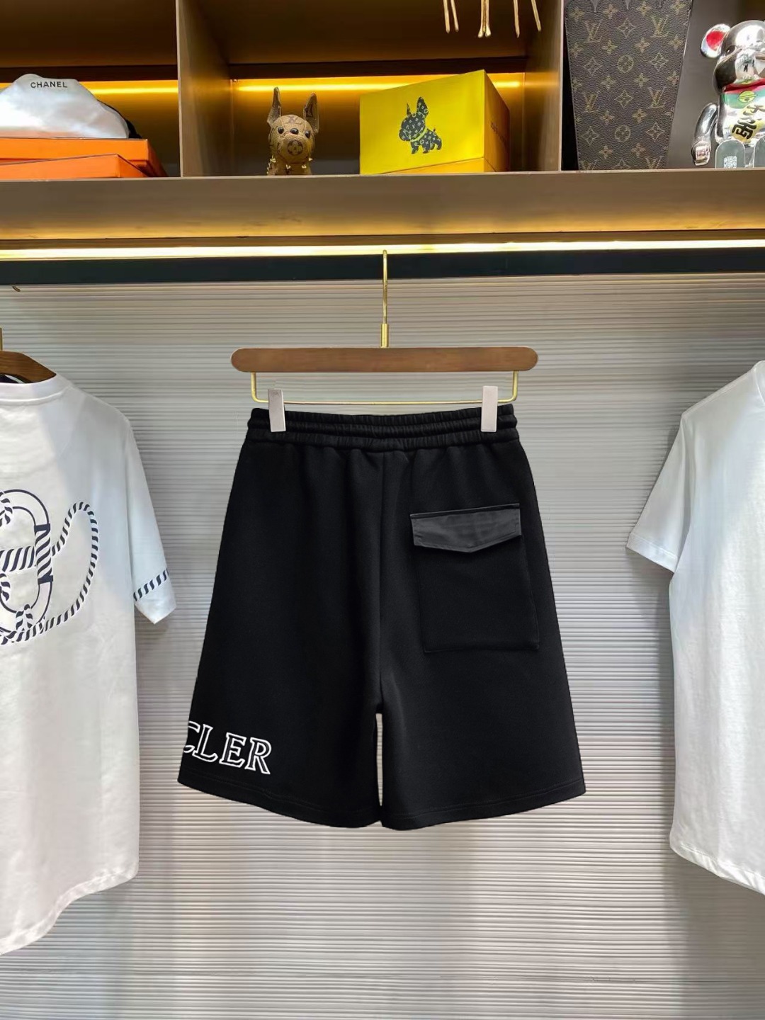 Moncler 蒙口 三标齐全 2026夏季新款男士休闲短裤 高级定制面料透气面料 透气弹力舒适度极高