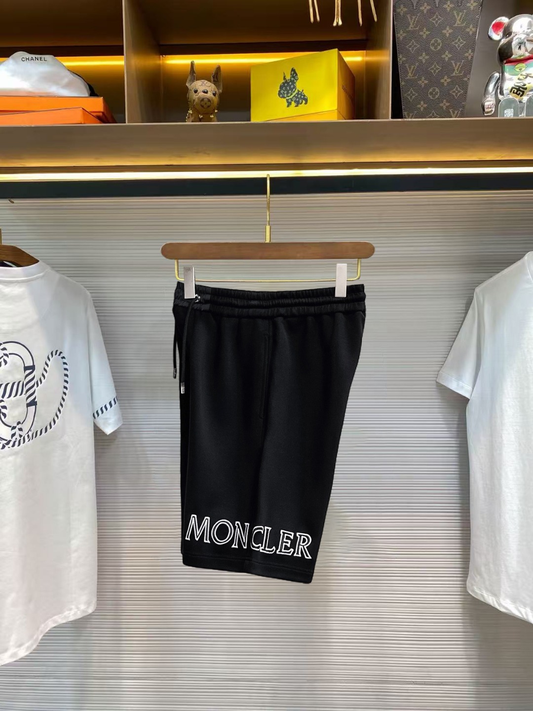 Moncler 蒙口 三标齐全 2026夏季新款男士休闲短裤 高级定制面料透气面料 透气弹力舒适度极高
