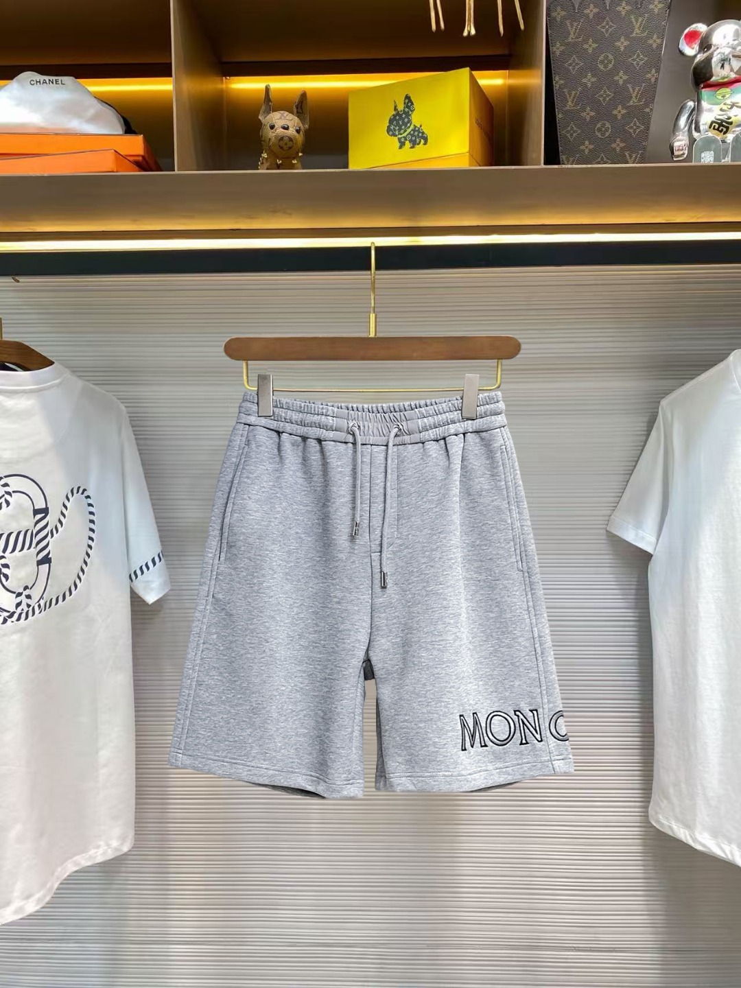 Moncler 蒙口 三标齐全 2026夏季新款男士休闲短裤 高级定制面料透气面料 透气弹力舒适度极高