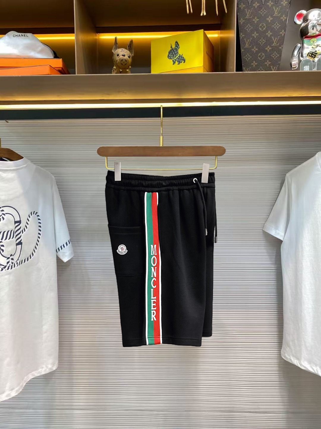 Moncler 蒙口 三标齐全 2026夏季新款男士休闲短裤 高级定制面料透气面料 透气弹力舒适度极高