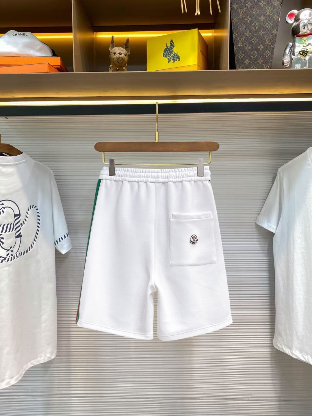 Moncler 蒙口 三标齐全 2026夏季新款男士休闲短裤 高级定制面料透气面料 透气弹力舒适度极高