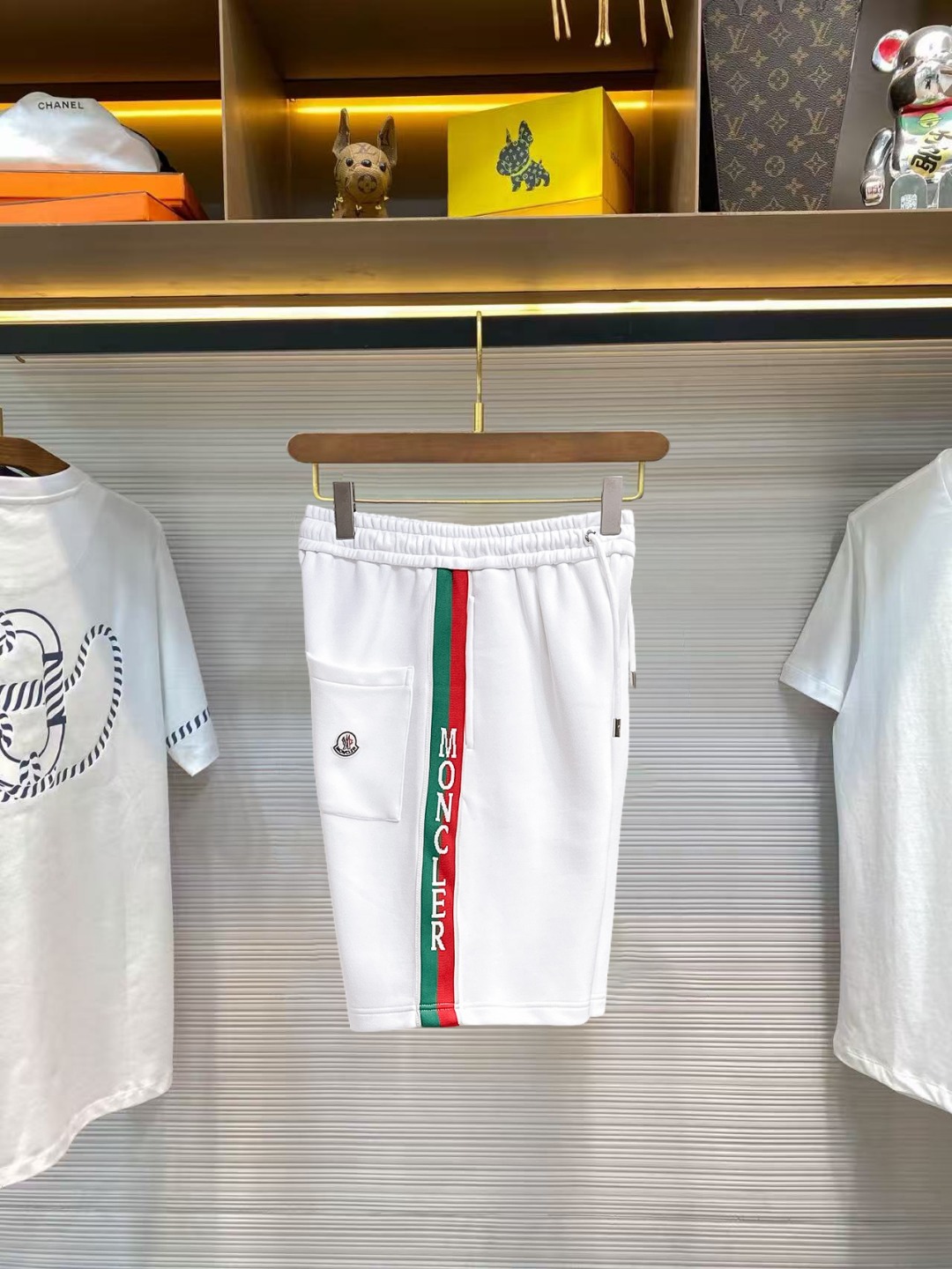 Moncler 蒙口 三标齐全 2026夏季新款男士休闲短裤 高级定制面料透气面料 透气弹力舒适度极高